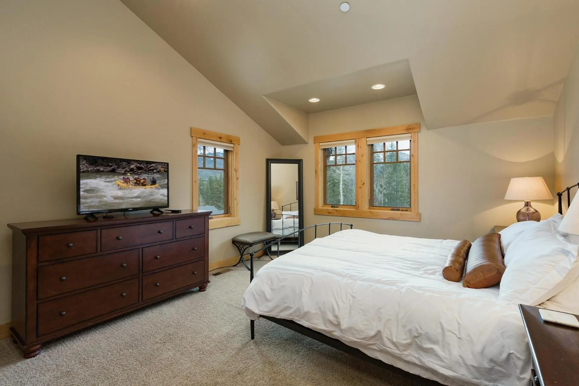 Bed in Twilight 47 Quarry Court