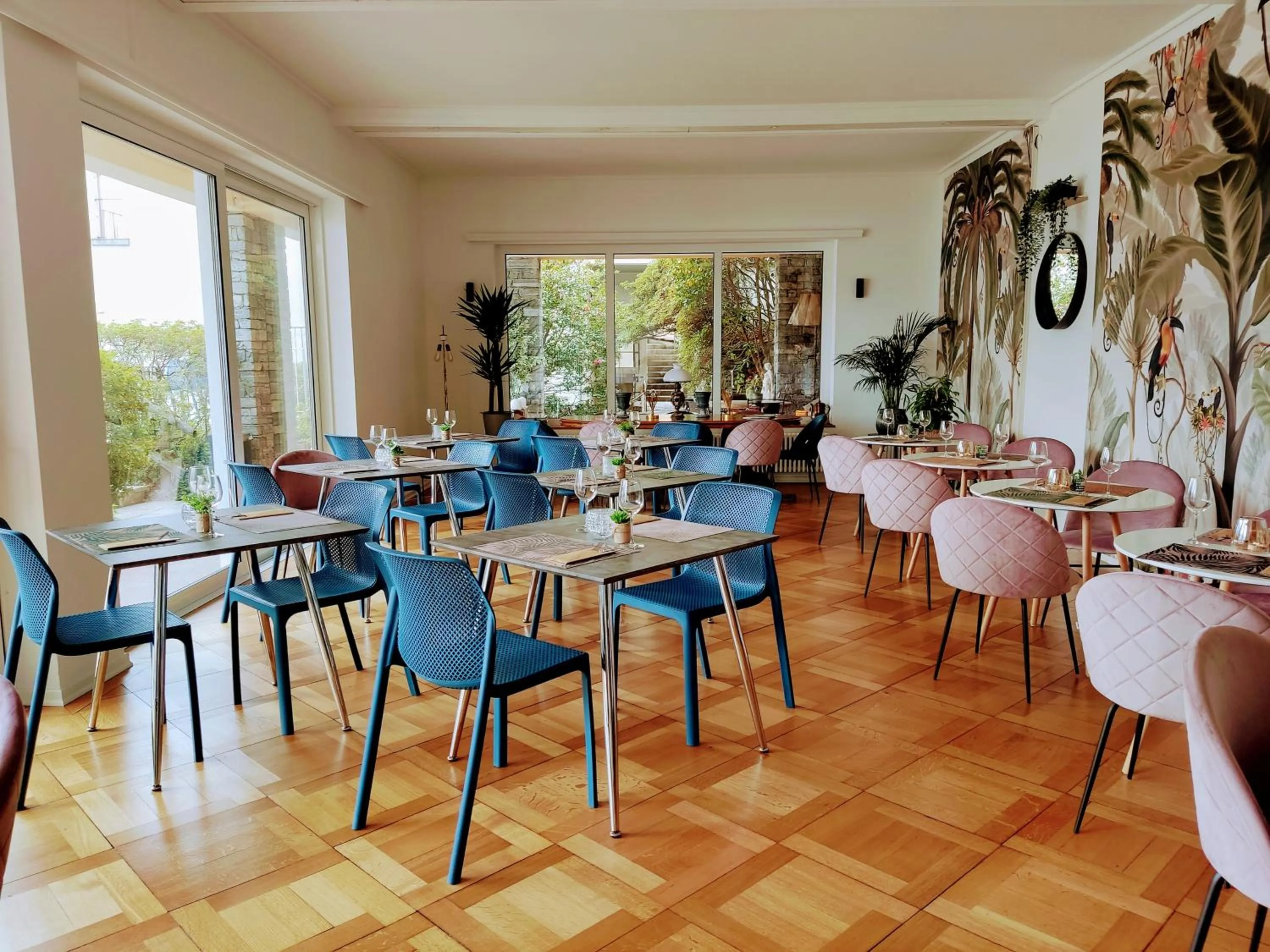 Restaurant/places to eat in Garden Hotel Primavera