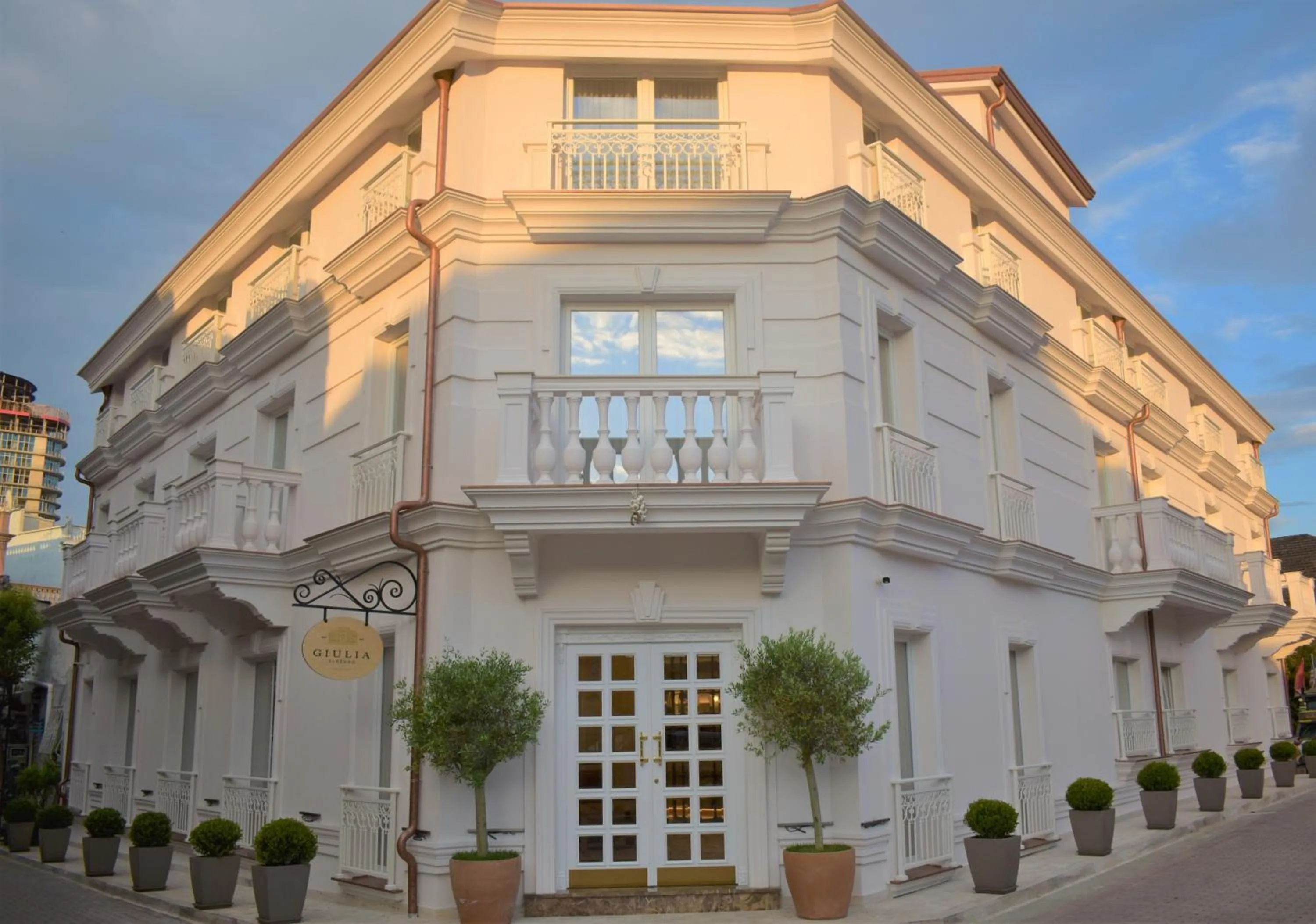 Property building in Giulia Albérgo Hotel