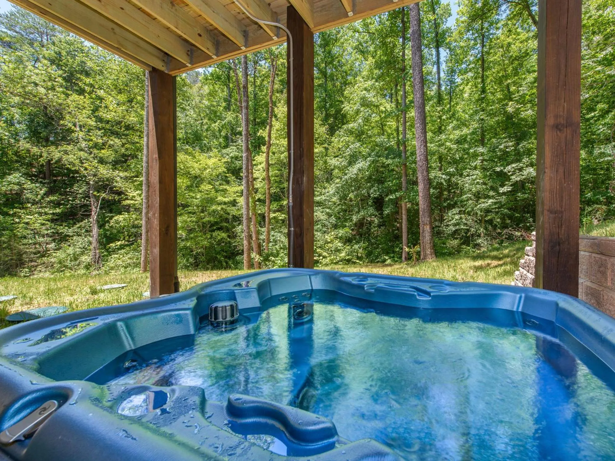 Hot Tub in Three Little Bears