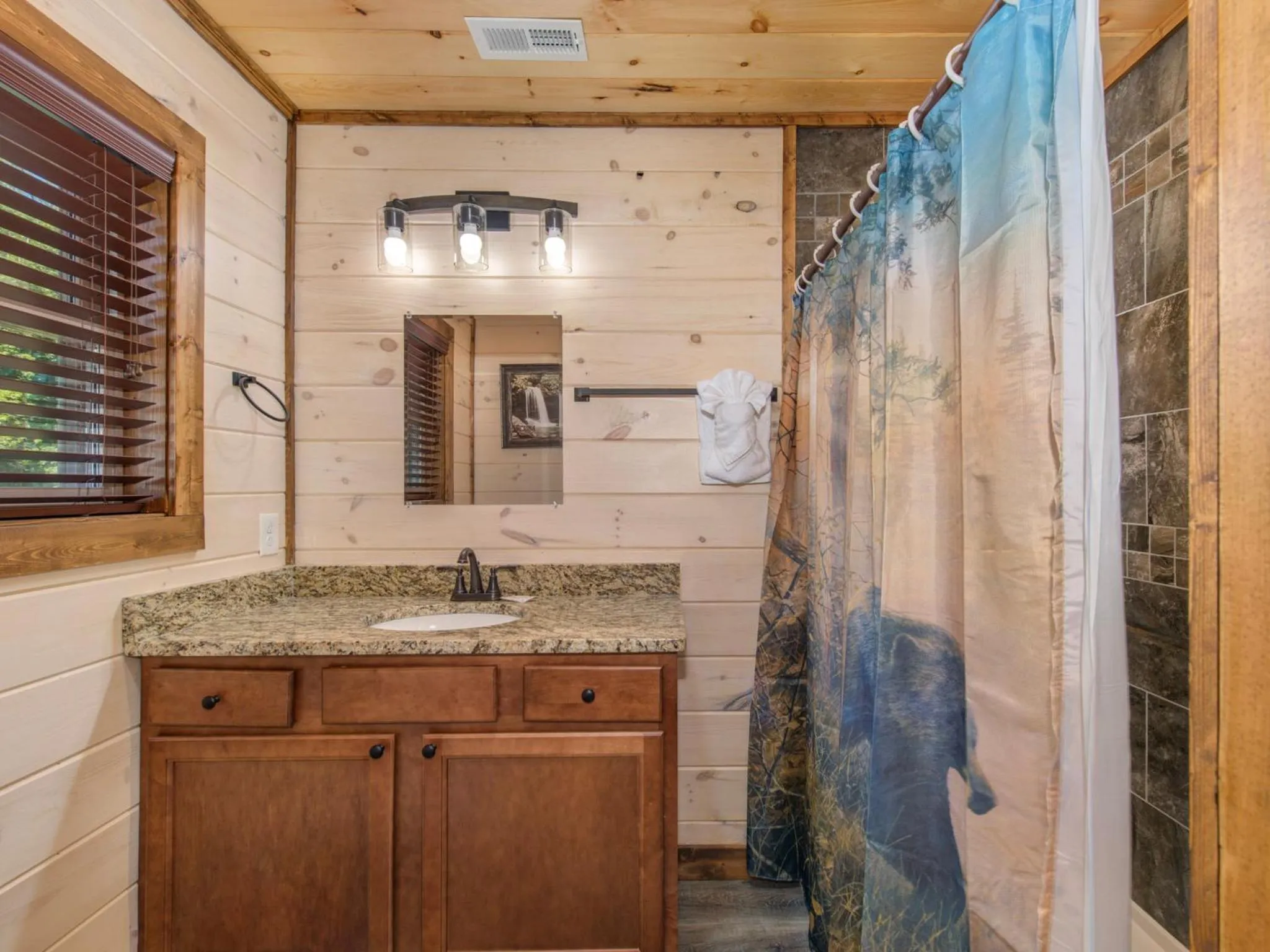 Kitchen or kitchenette in Three Little Bears