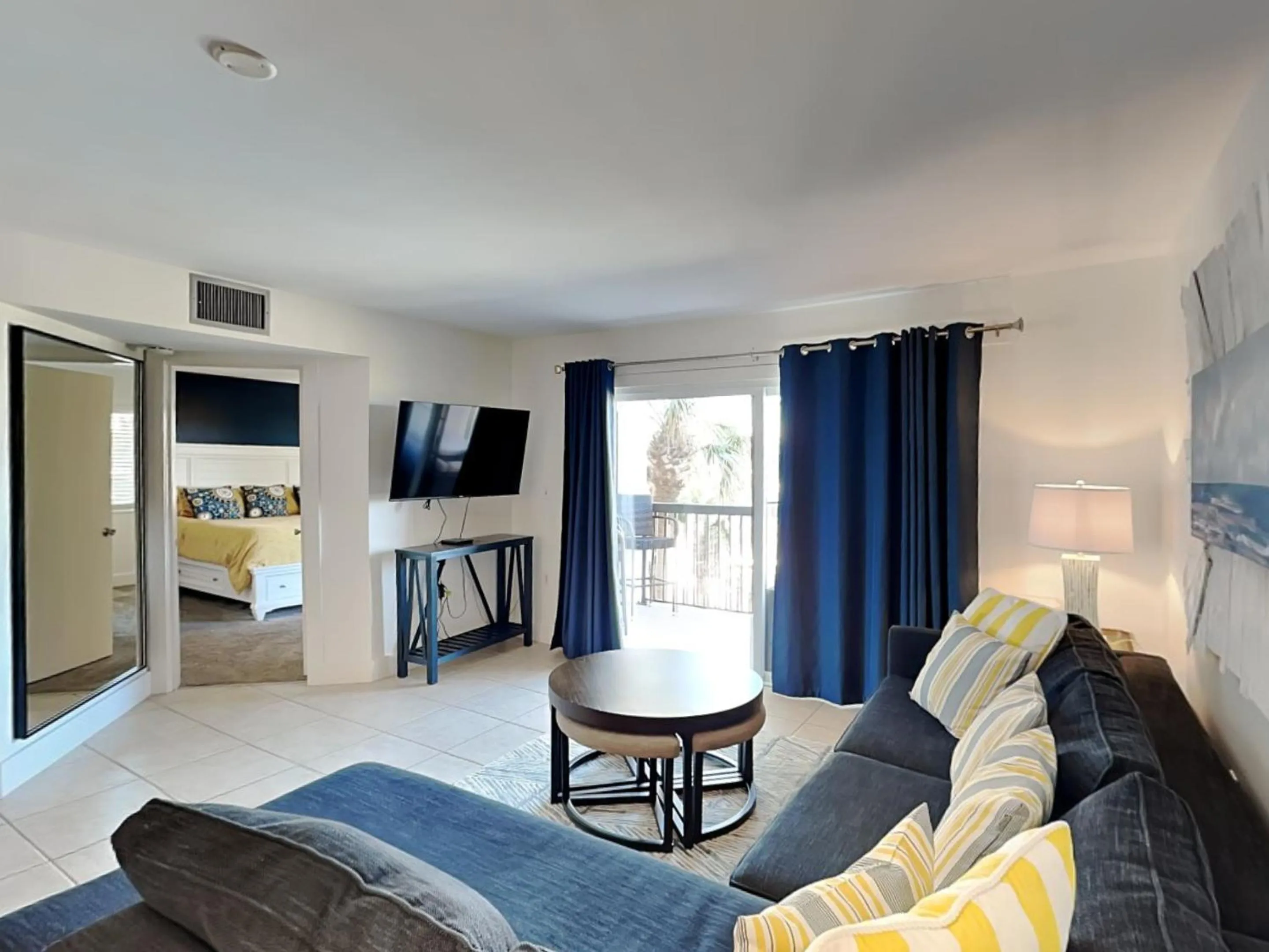 Bed in Ocean Village Club O35