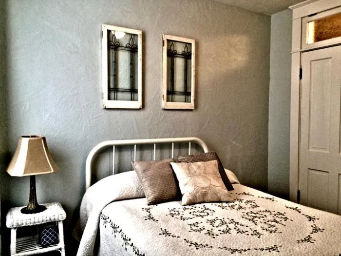 Photo of the whole room, Bed in Hotel Niles