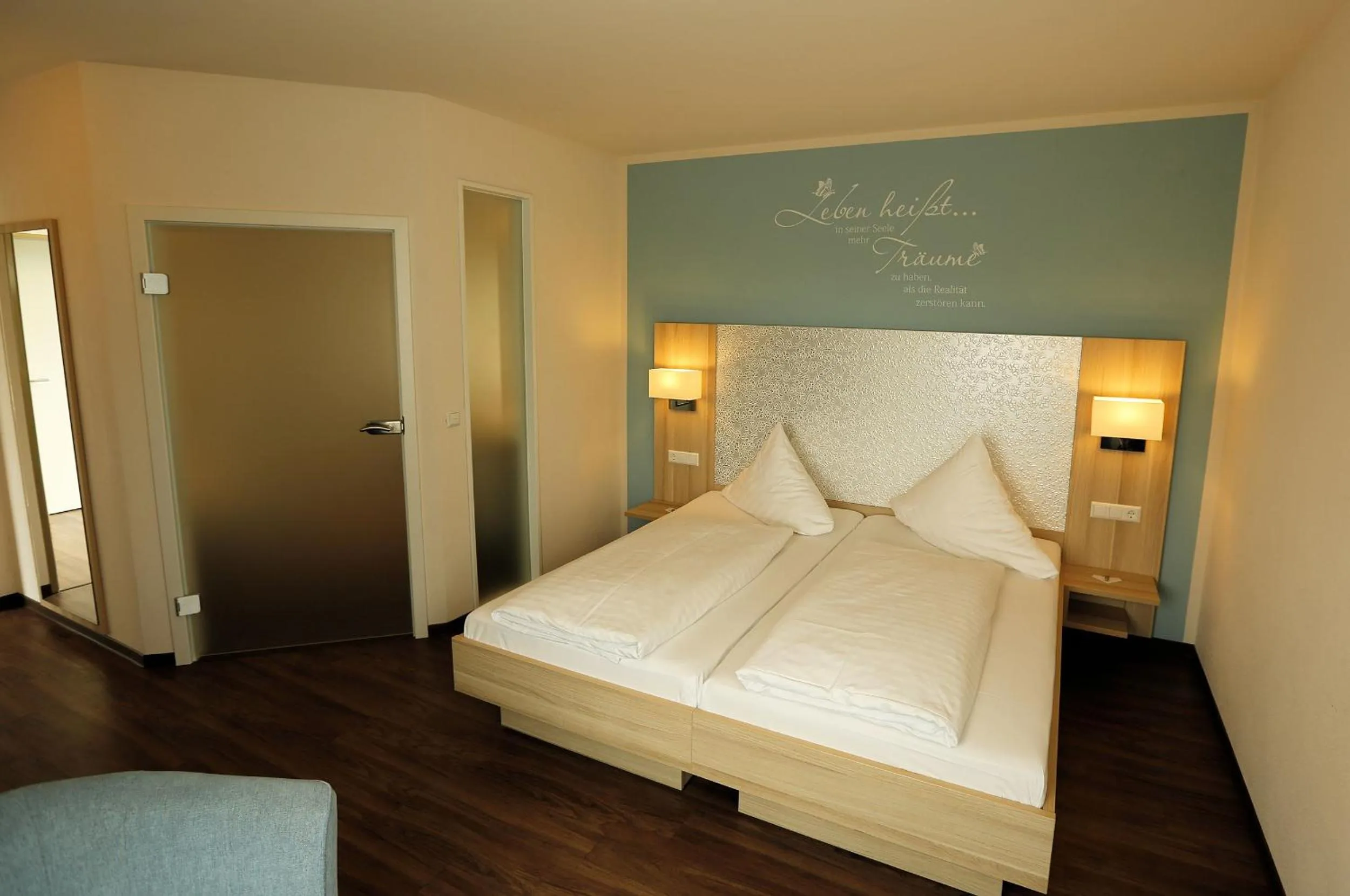 Photo of the whole room, Bed in Hotel Donaublick
