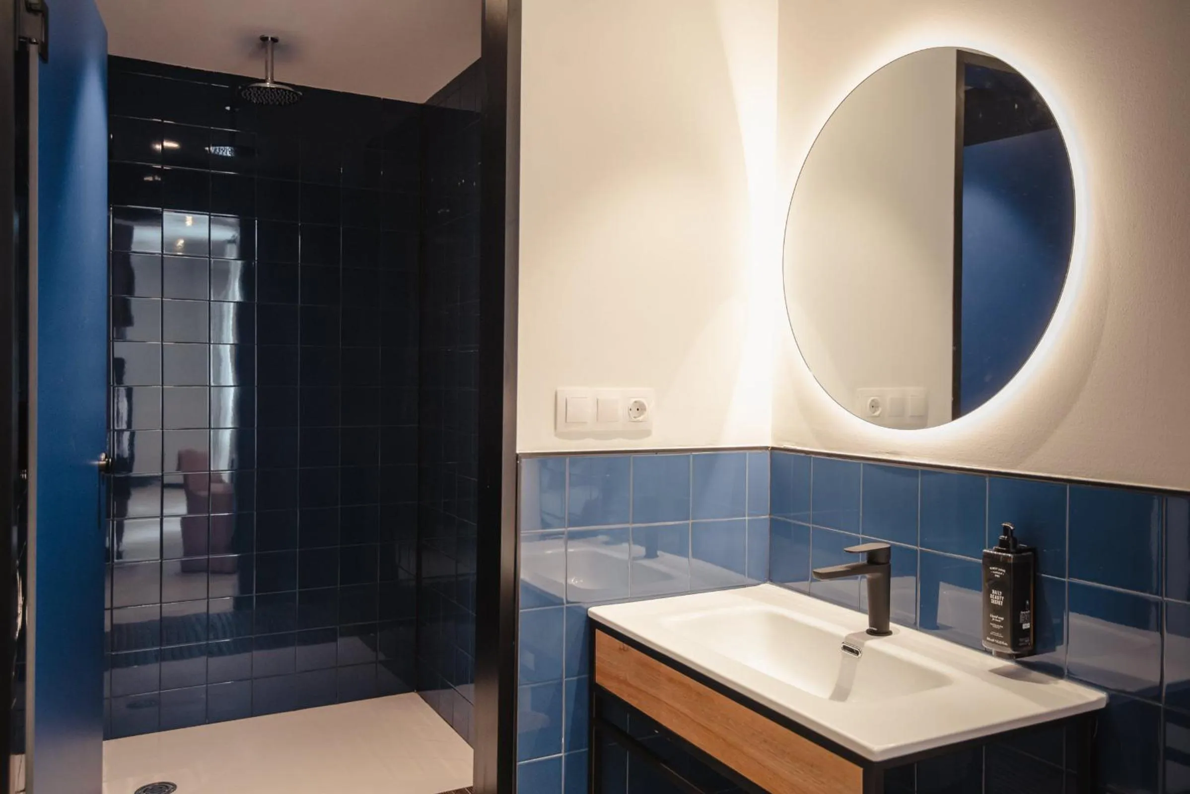 Bathroom in LATROUPE La Granja