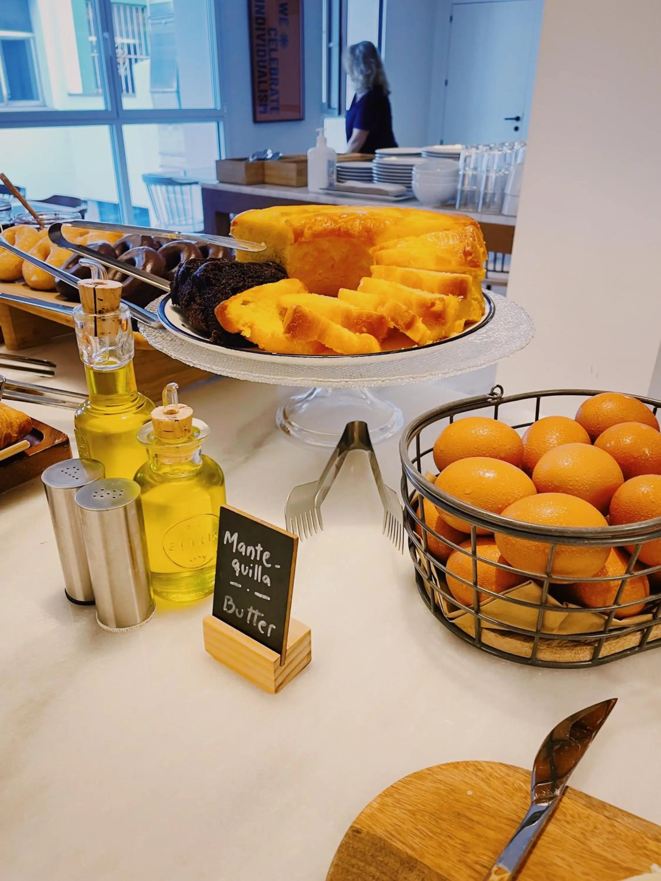 Buffet breakfast in LATROUPE La Granja