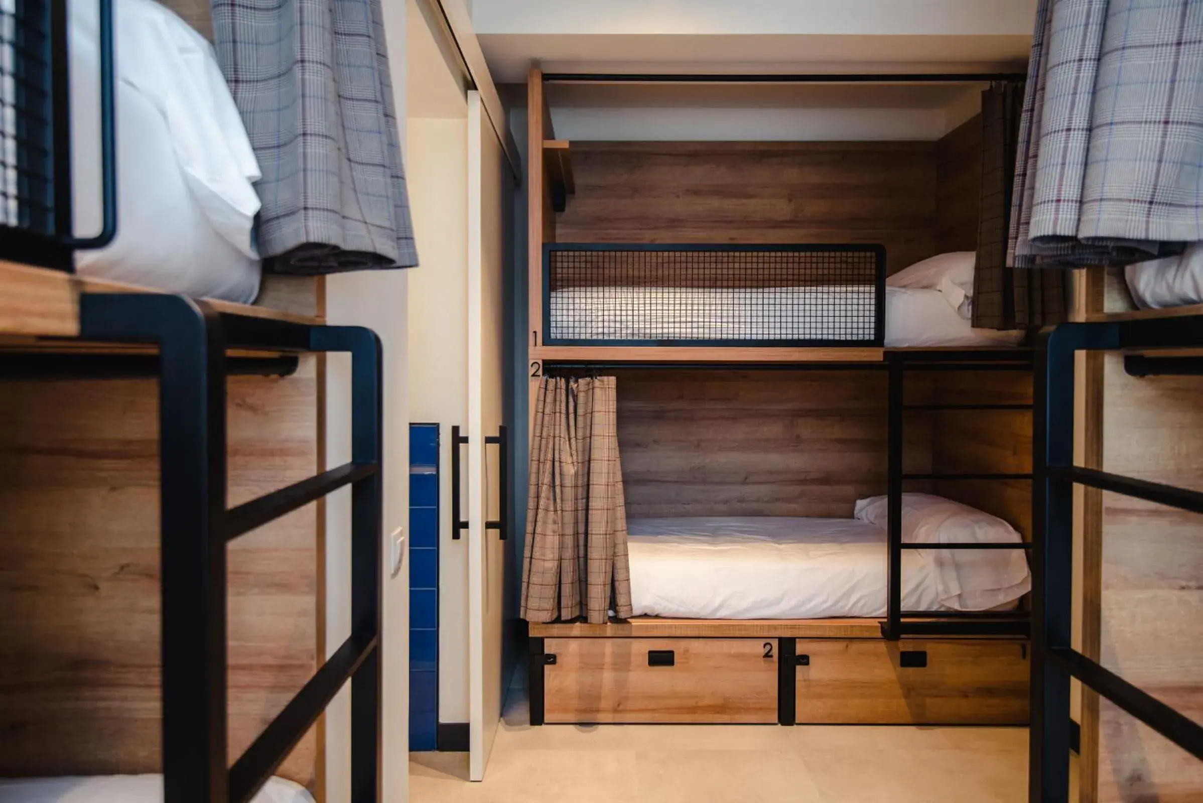 6-Bed Mixed Dormitory Room in LATROUPE La Granja 6-Bed Mixed Dormitory Room in LATROUPE La Granja