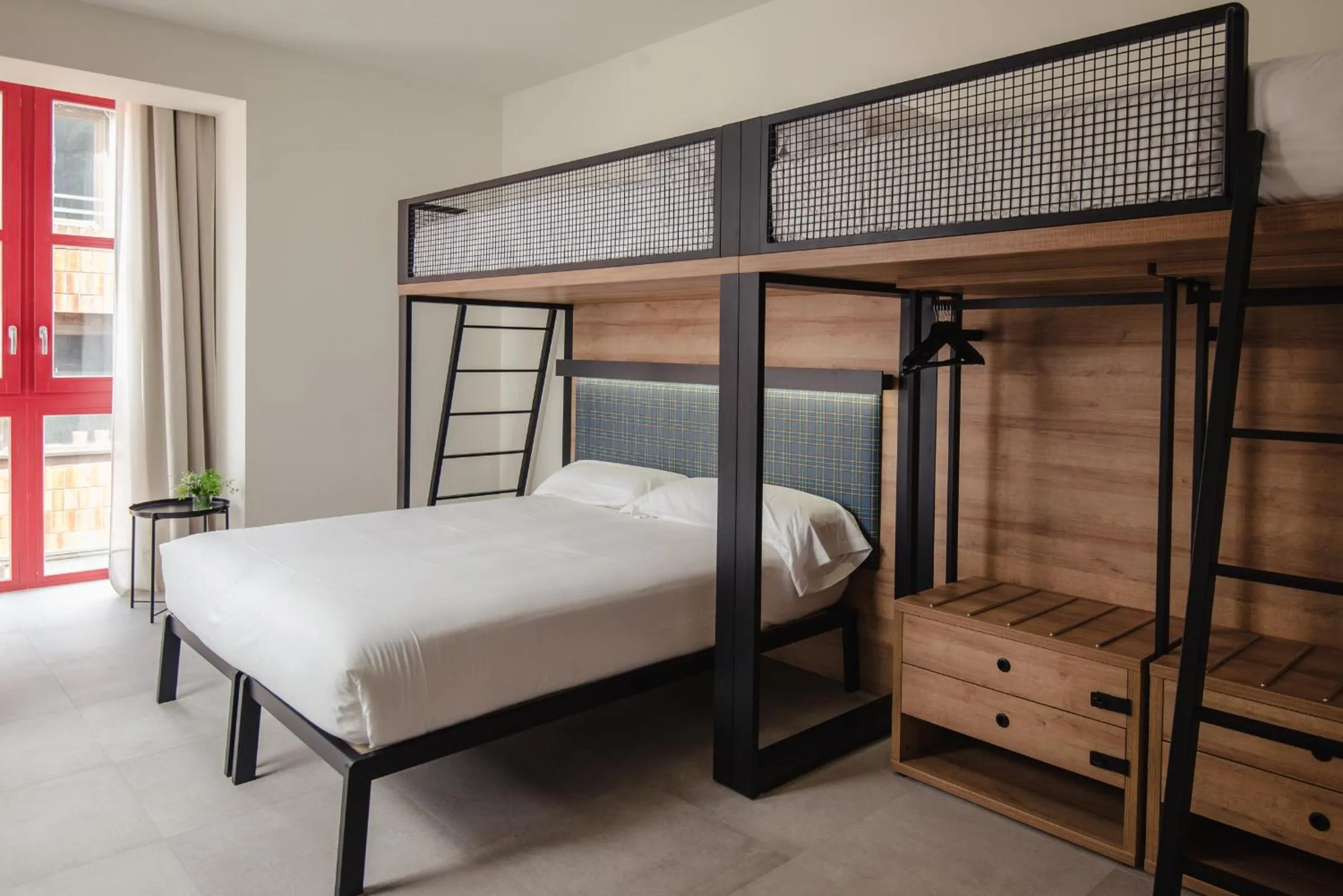 bunk bed, Bed in LATROUPE La Granja