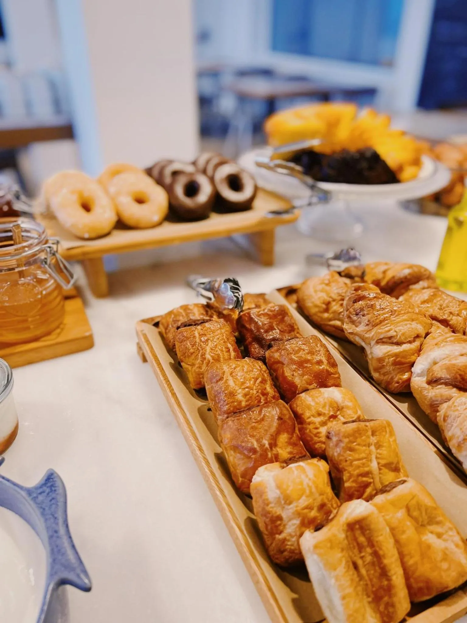 Buffet breakfast in LATROUPE La Granja