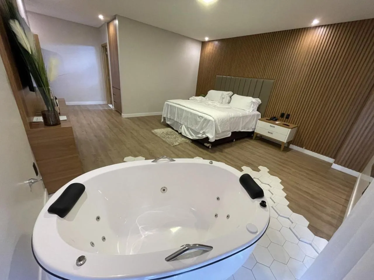 Photo of the whole room, Bed in Hotel do Lago