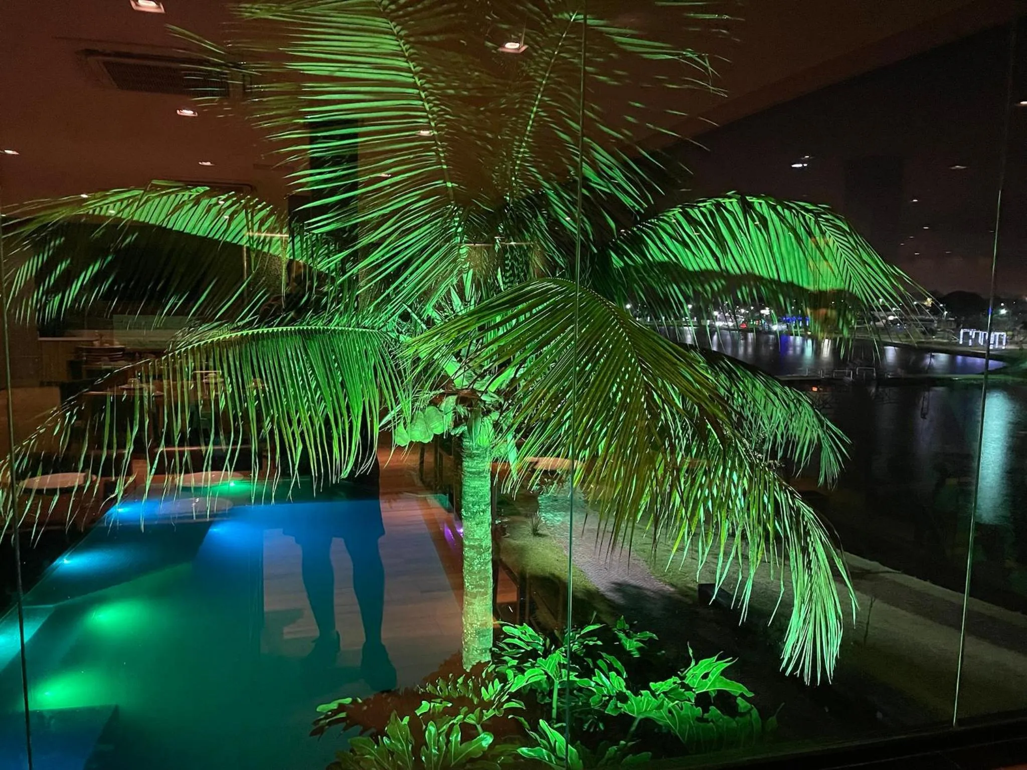 Restaurant/places to eat in Hotel do Lago