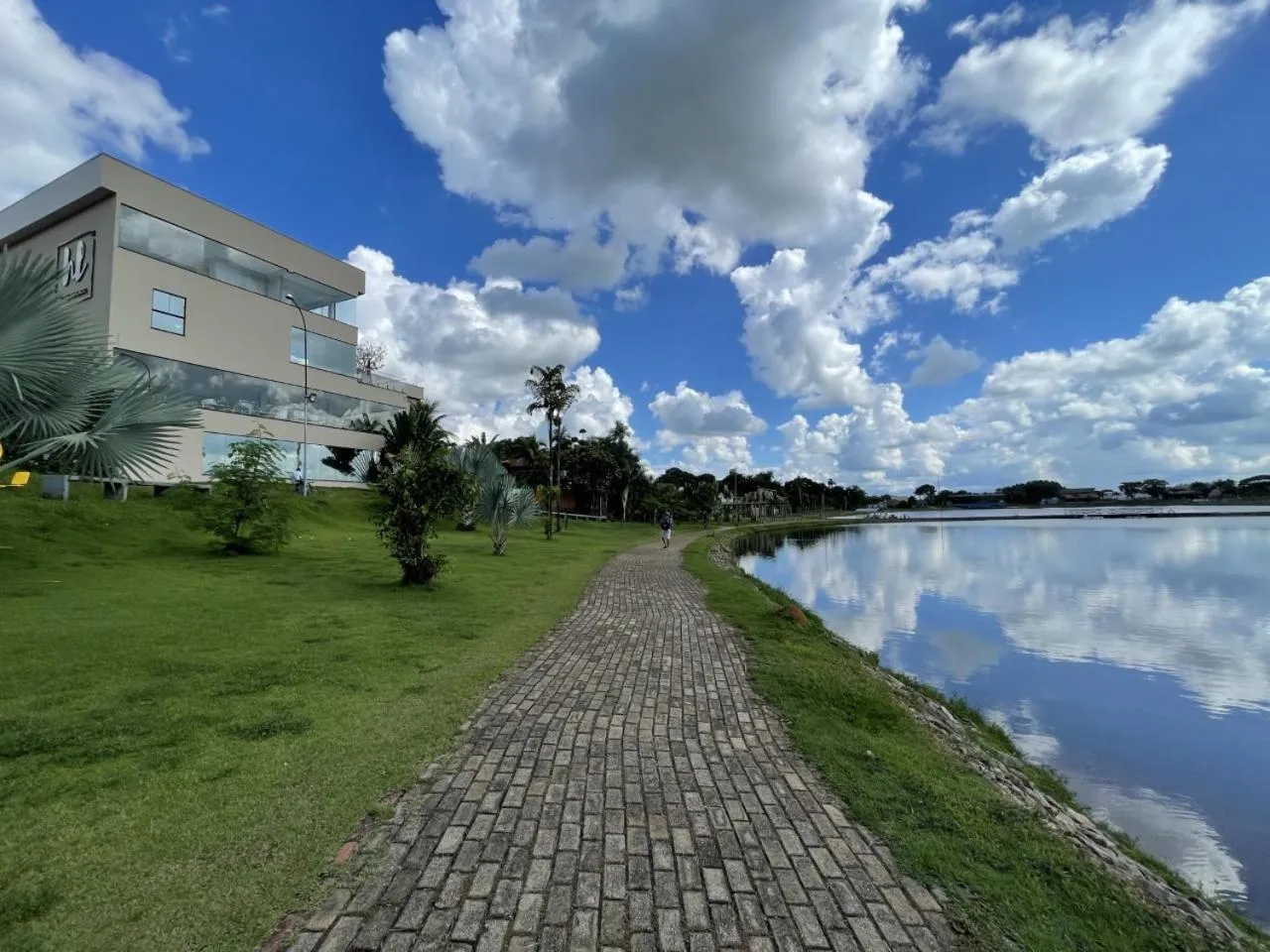 Property building in Hotel do Lago