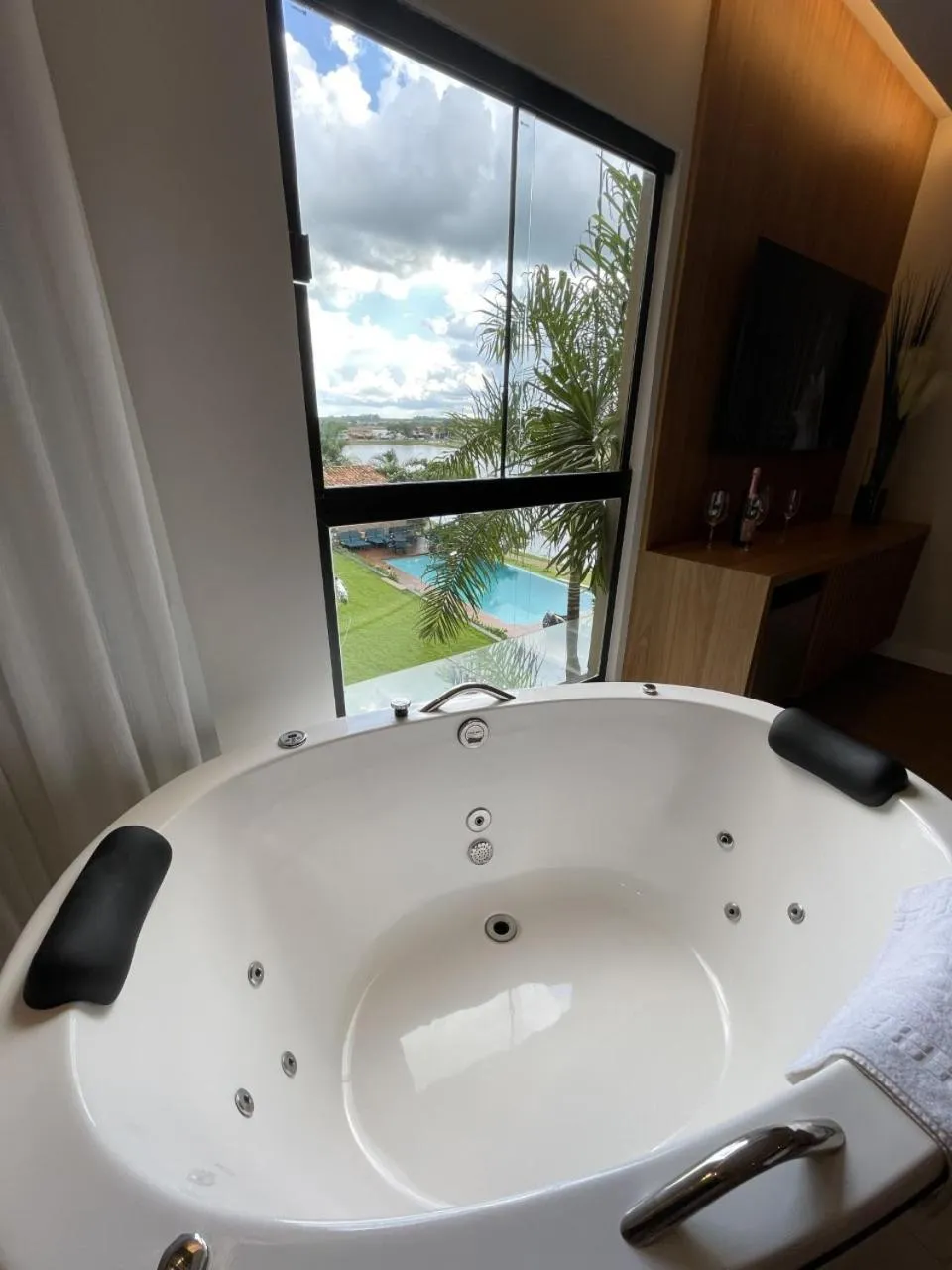 Hot Tub in Hotel do Lago