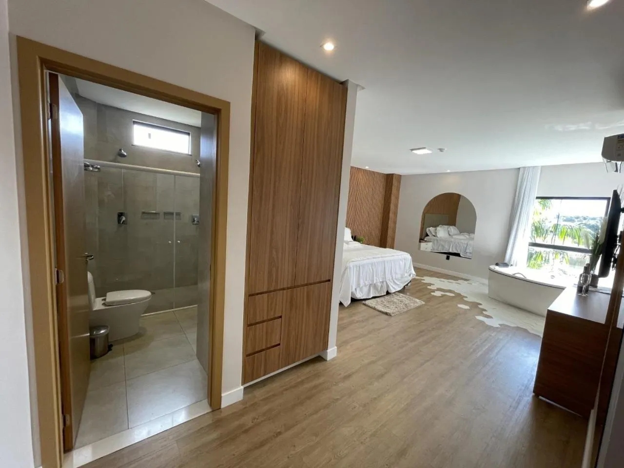 Photo of the whole room in Hotel do Lago