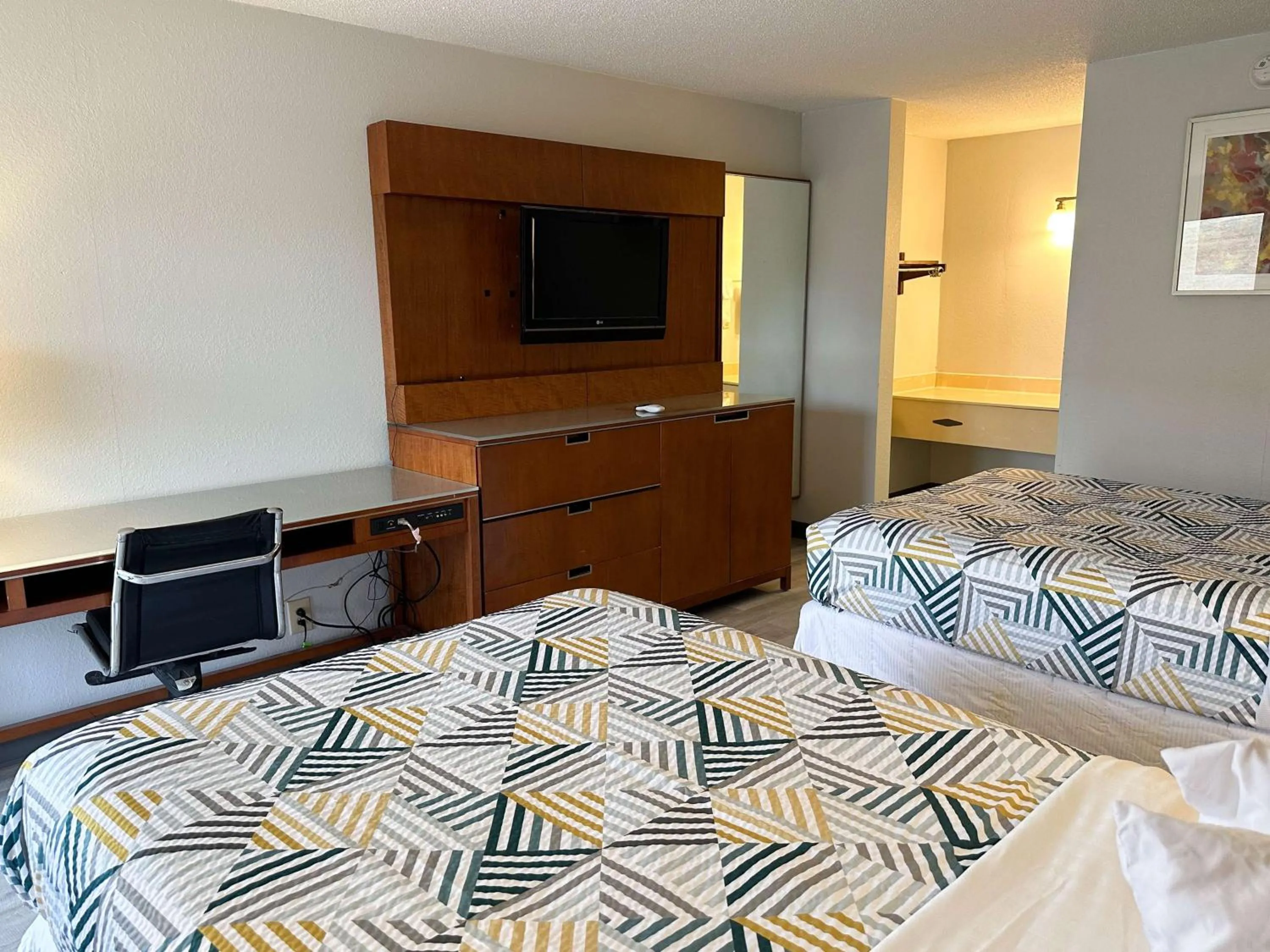 Bedroom, Bed in Motel 6 Forrest City AR