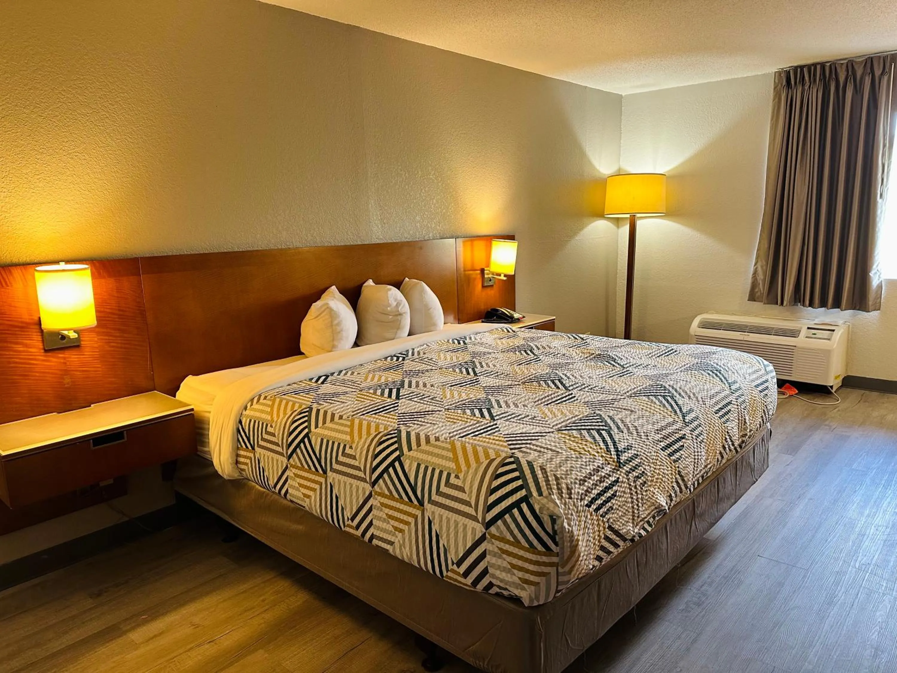 Bed in Motel 6 Forrest City AR