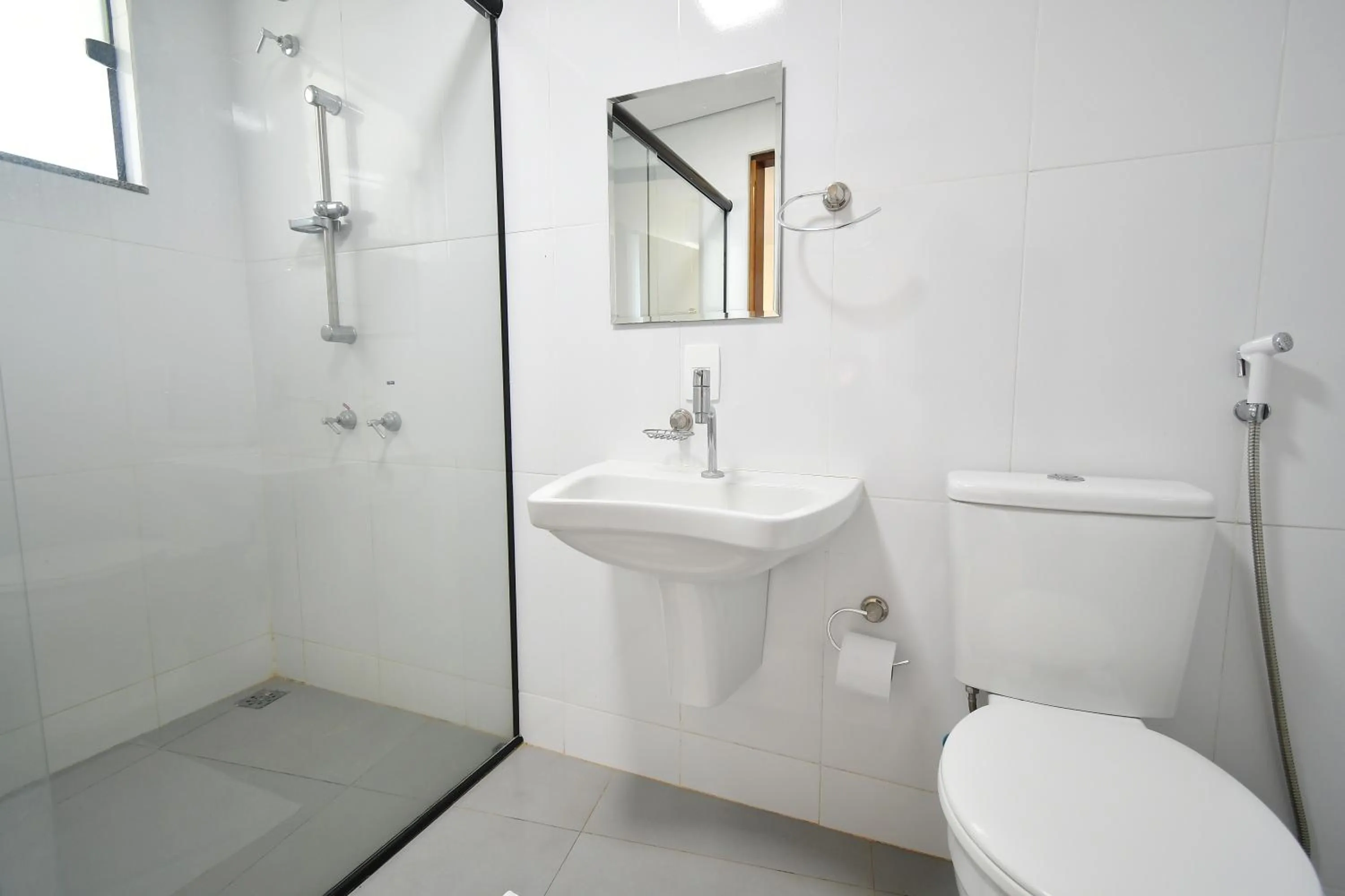 Shower in Hotel Morro De Santo Agostinho