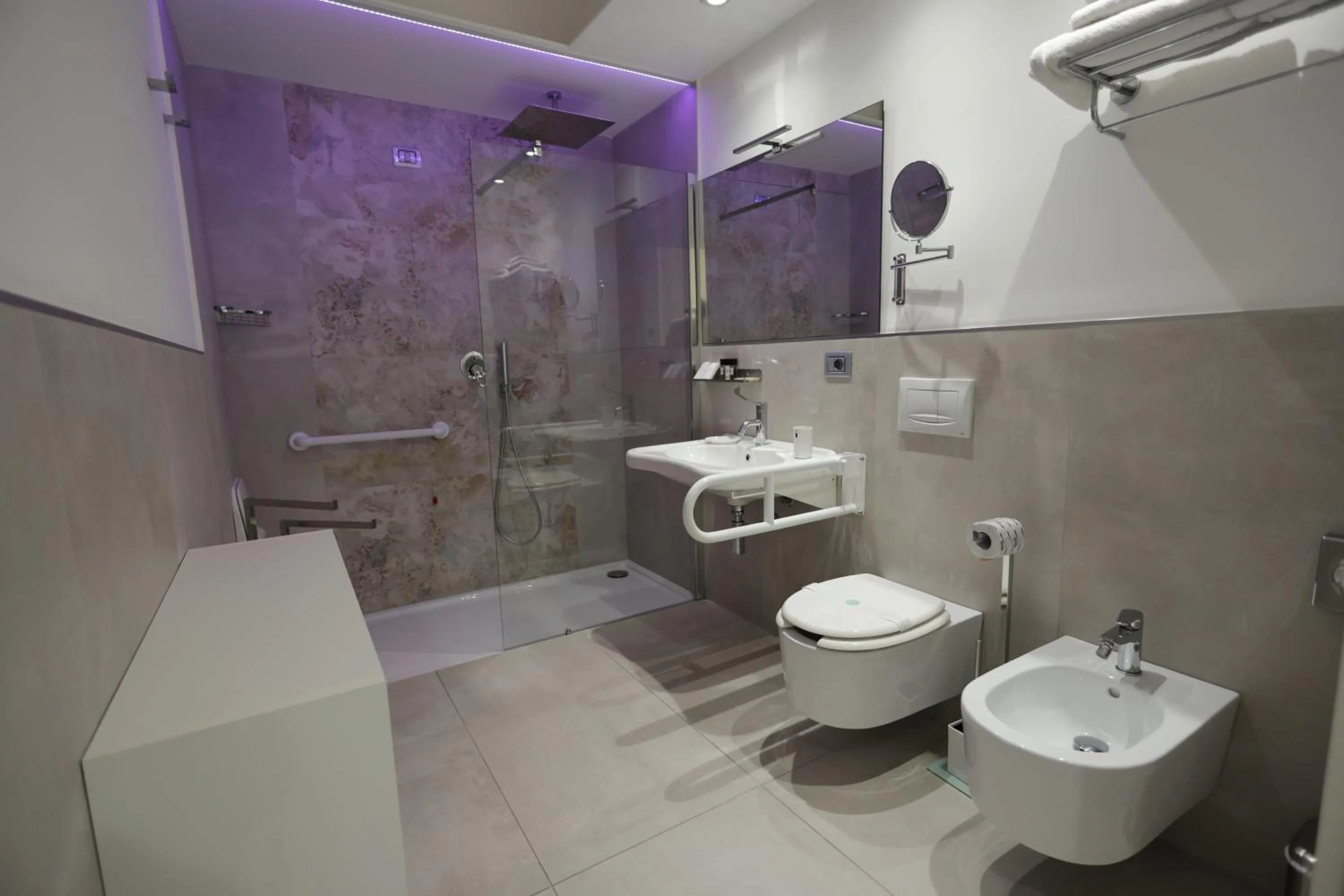 Shower in Bizantini Tropea