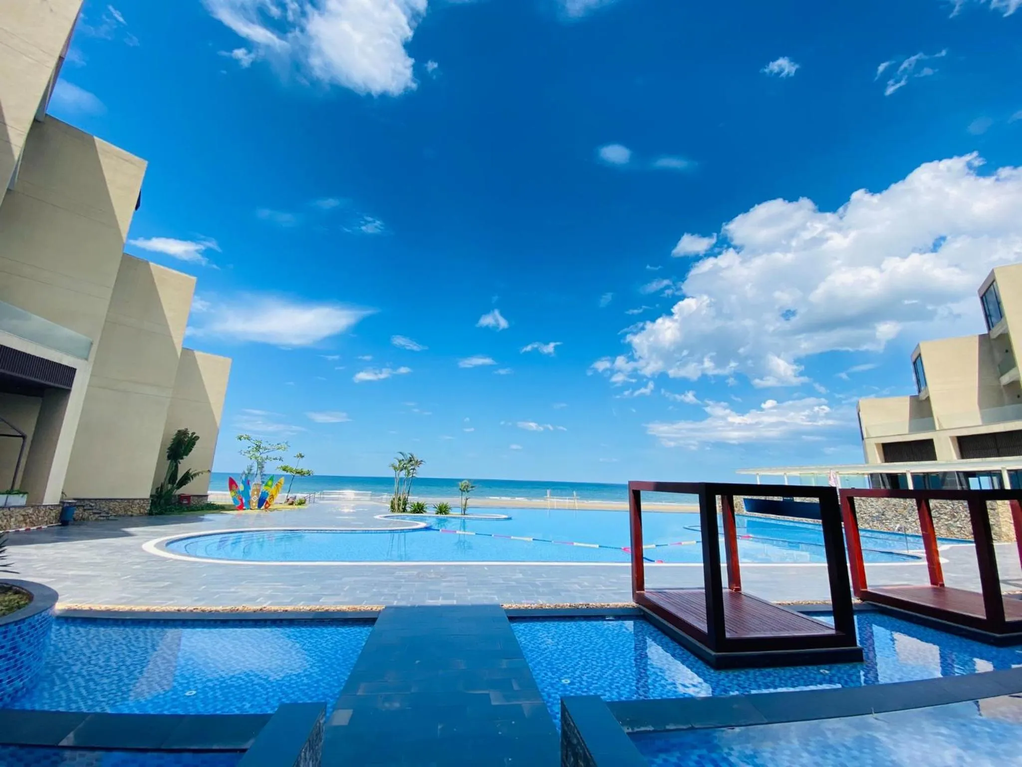 Swimming pool in Mường Thanh Luxury Xuân Thành