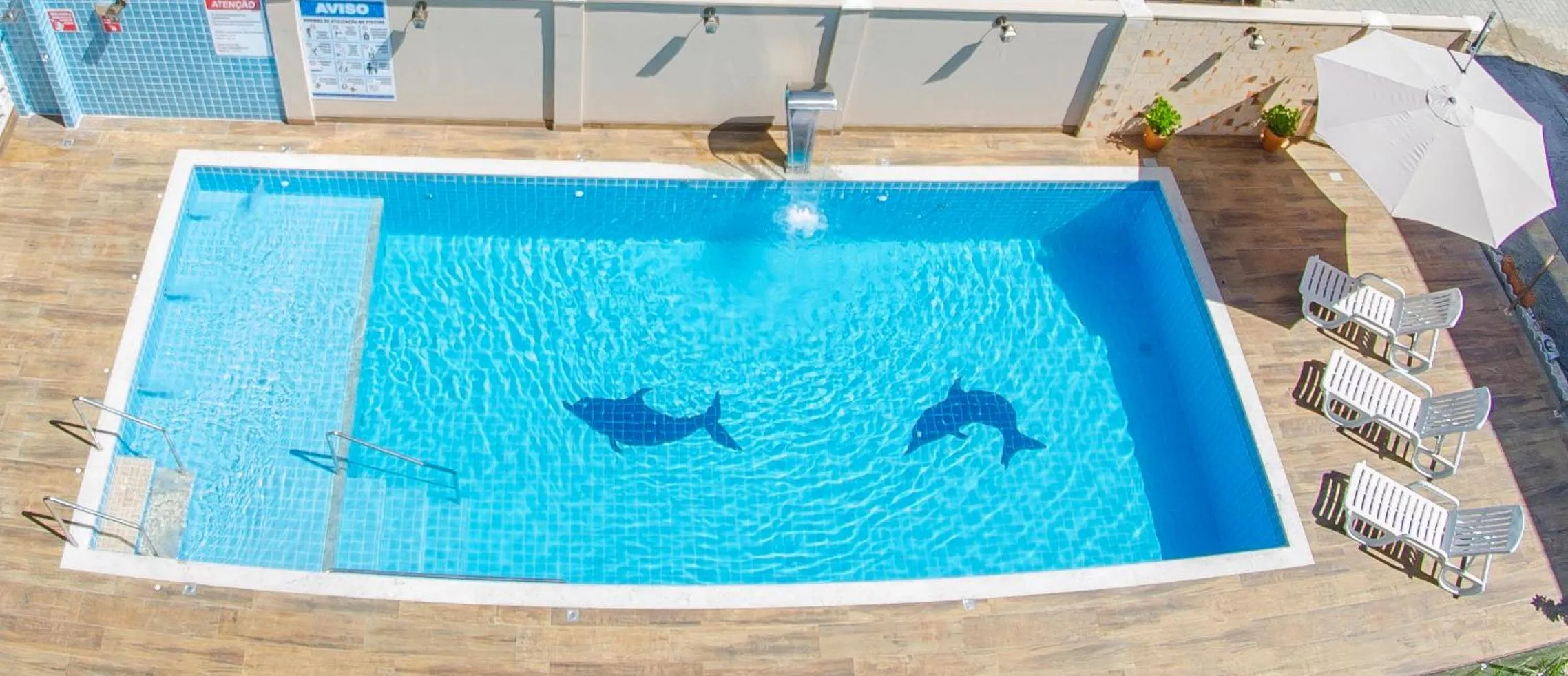 Swimming pool in Villarejo Parque Hotel