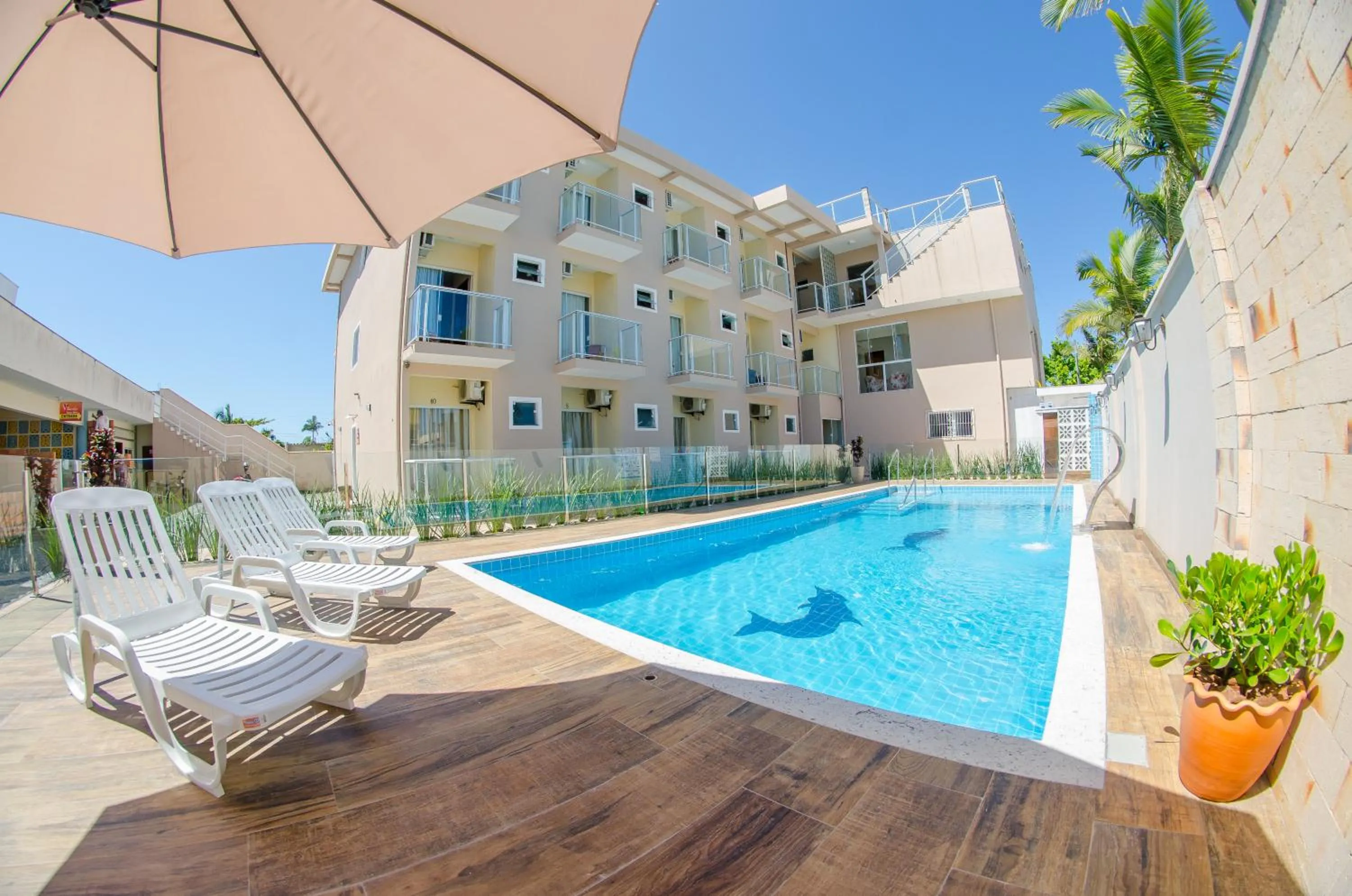 Swimming pool in Villarejo Parque Hotel