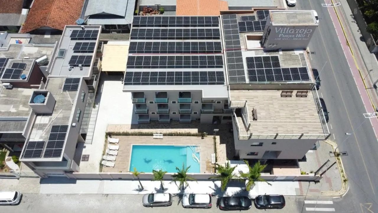 Swimming pool in Villarejo Parque Hotel