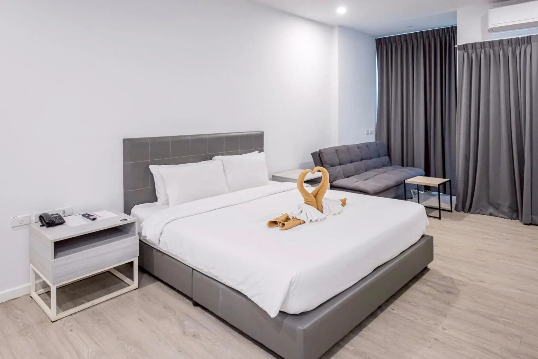 Deluxe King Room in GRAND PA Hotel&Resort Lamphun Chiang Mai Deluxe King Room in GRAND PA Hotel&Resort Lamphun Chiang Mai