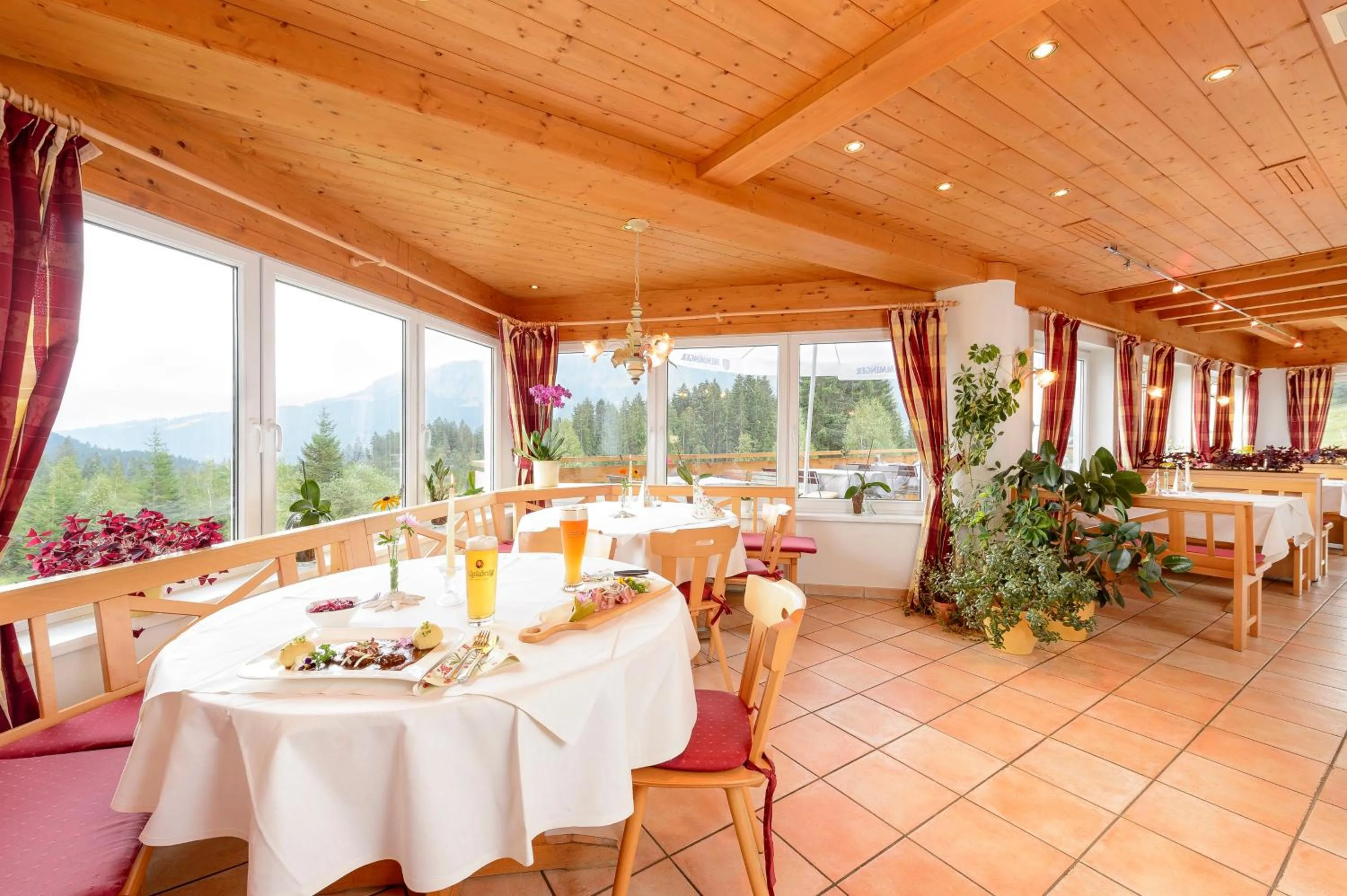 Restaurant/places to eat in Alpengasthof Hörnlepass