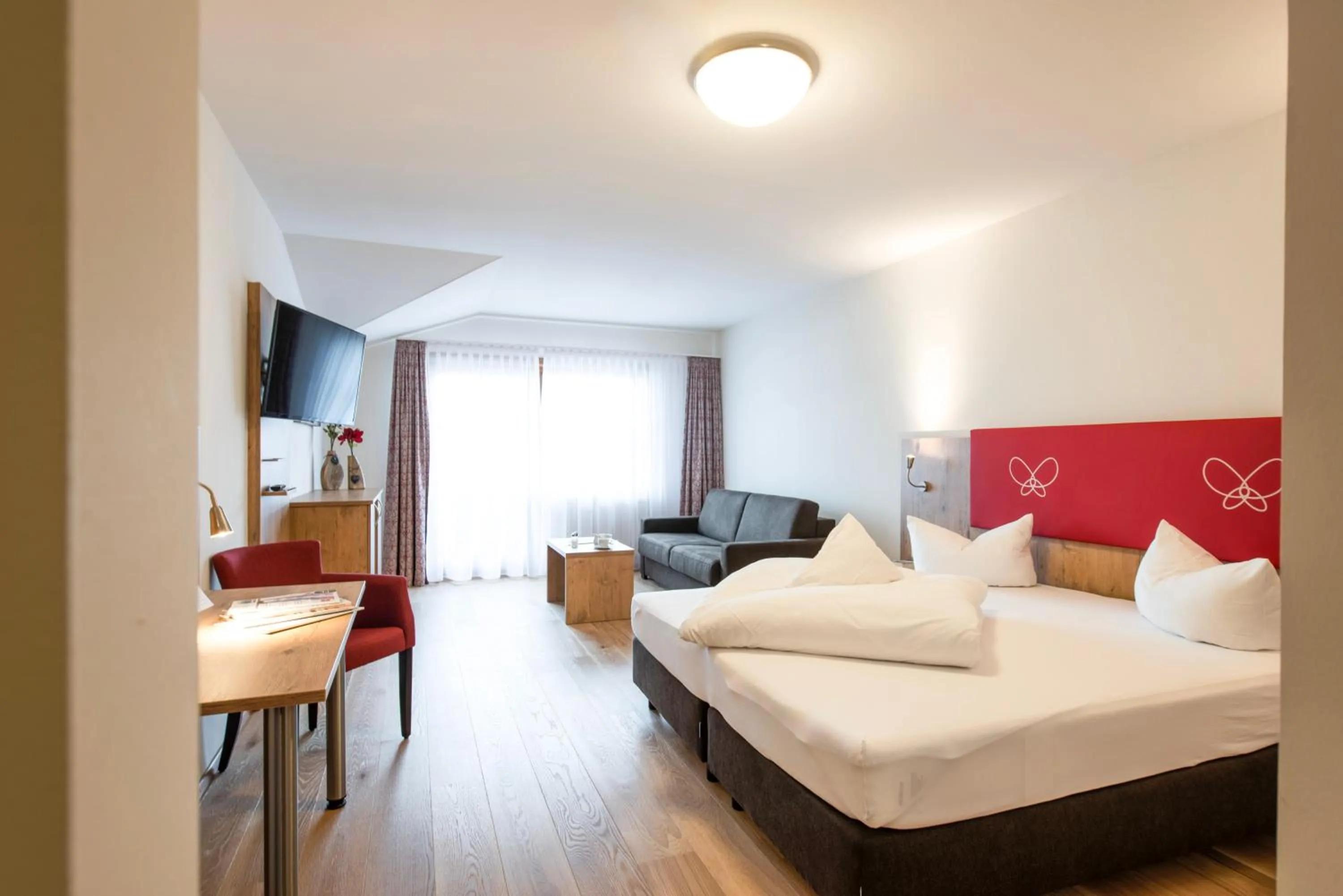 TV and multimedia, Bed in Das Alpin - Hotel Garni Guesthouse