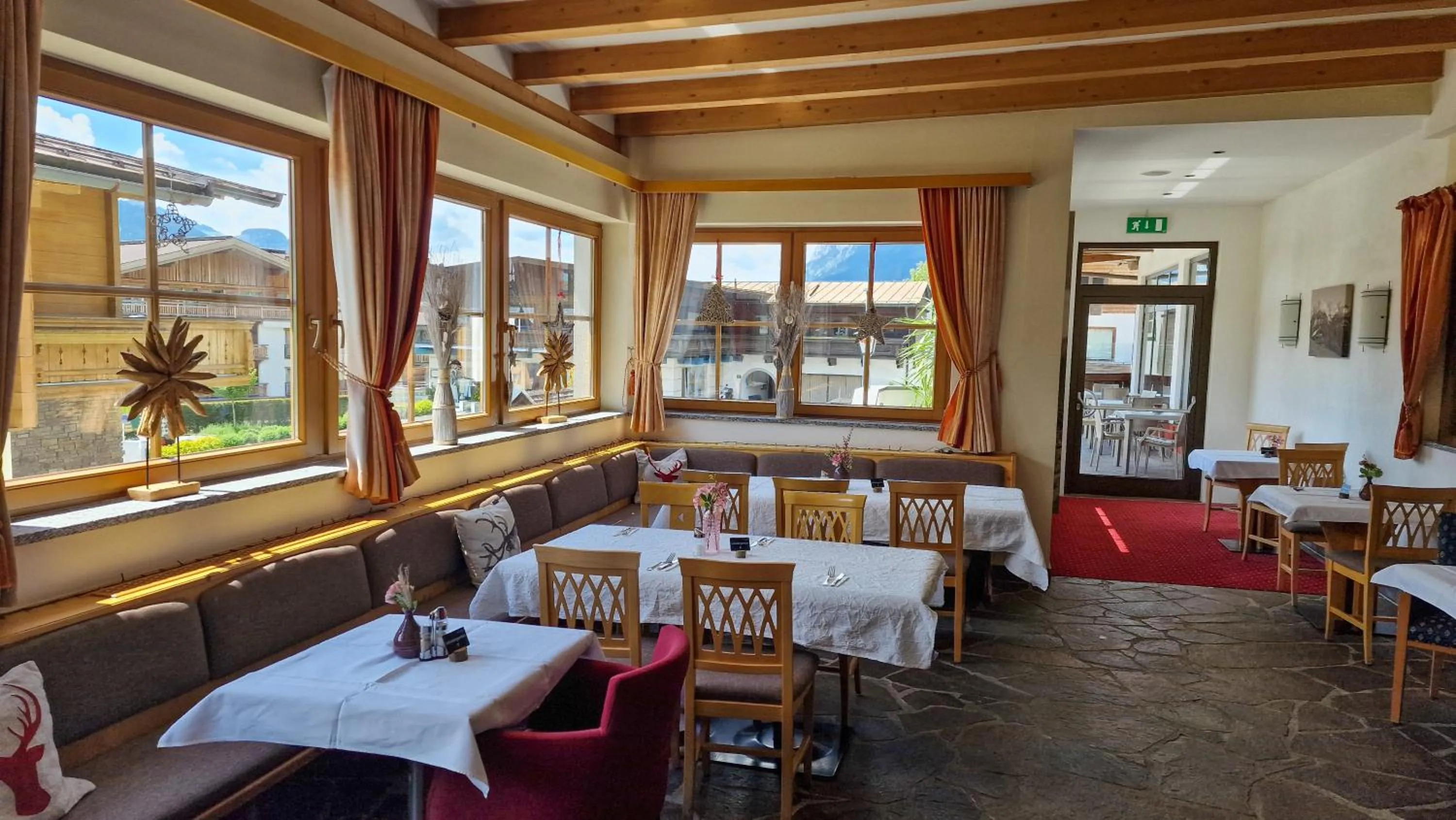 Restaurant/places to eat in Das Alpin - Hotel Garni Guesthouse