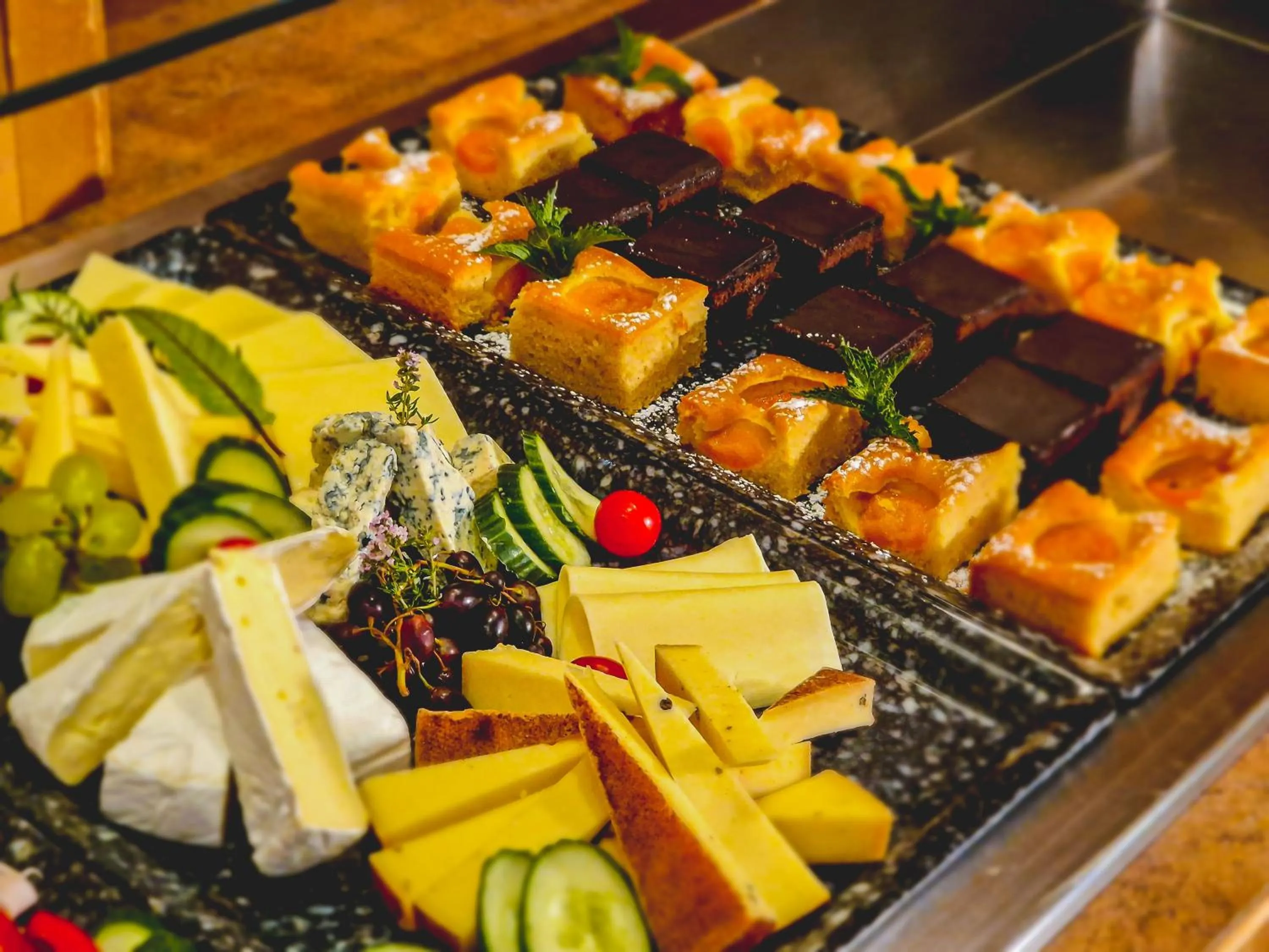 Restaurant/places to eat in Das Alpin - Hotel Garni Guesthouse