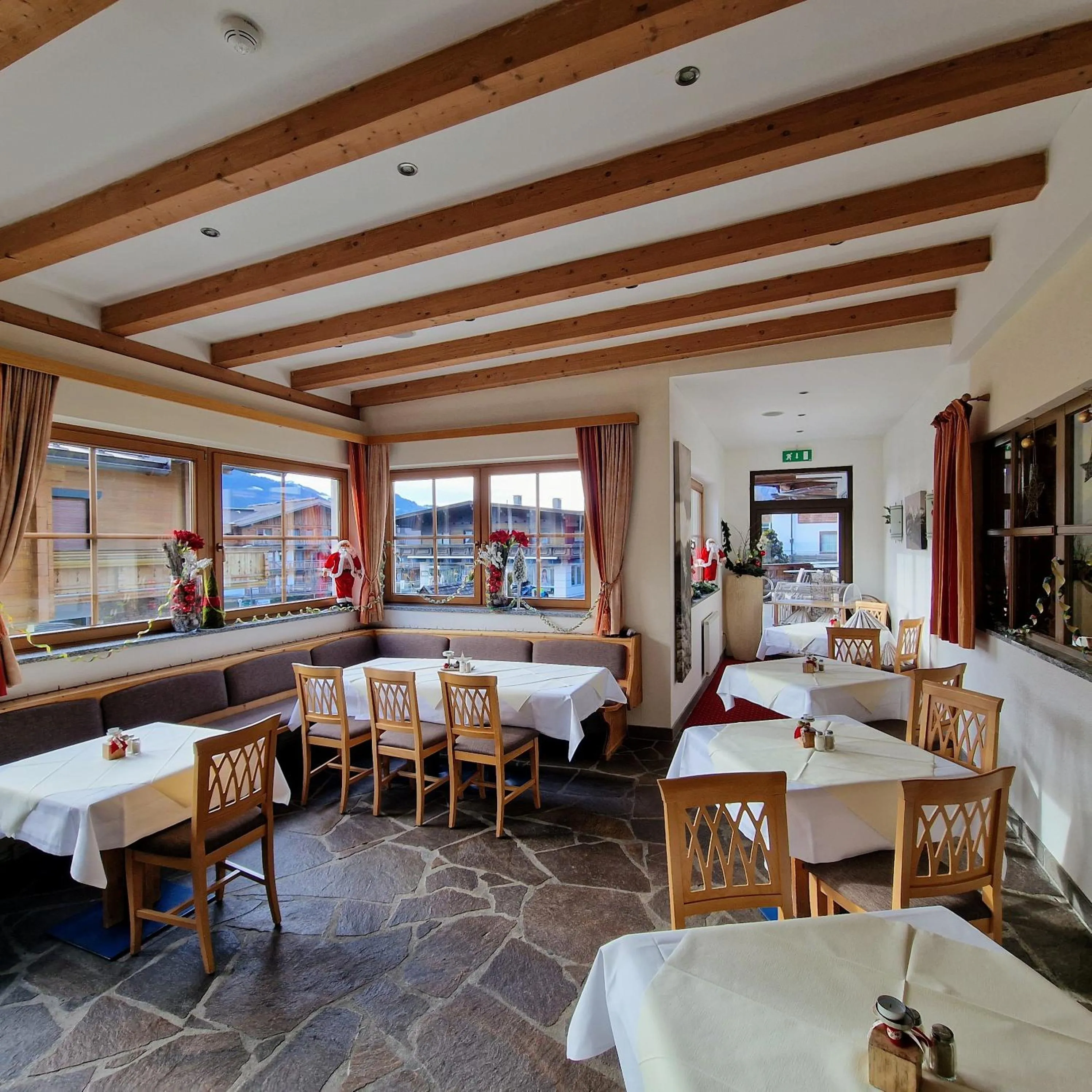 Restaurant/places to eat in Das Alpin - Hotel Garni Guesthouse