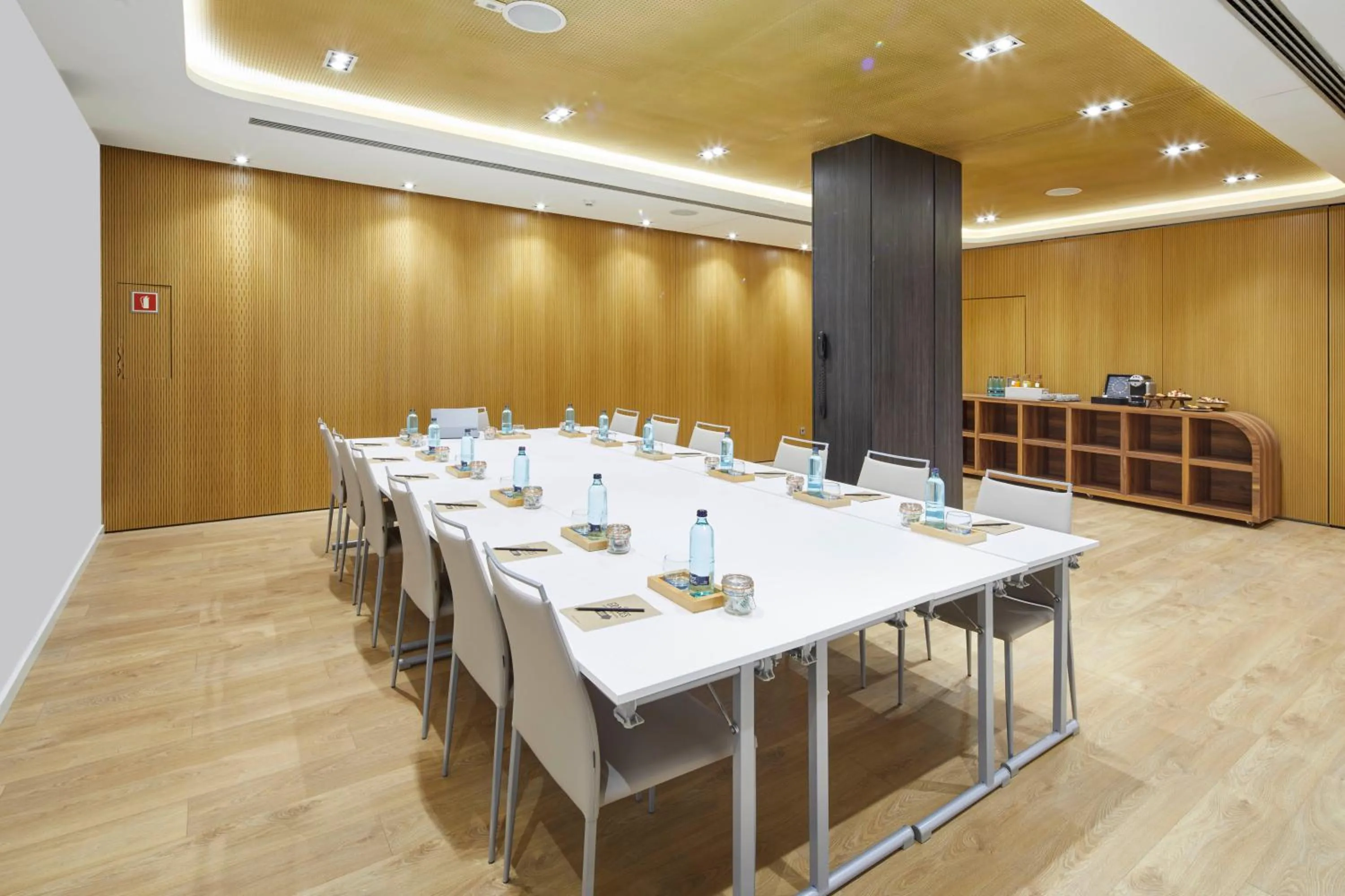 Meeting/conference room in Vincci Gala