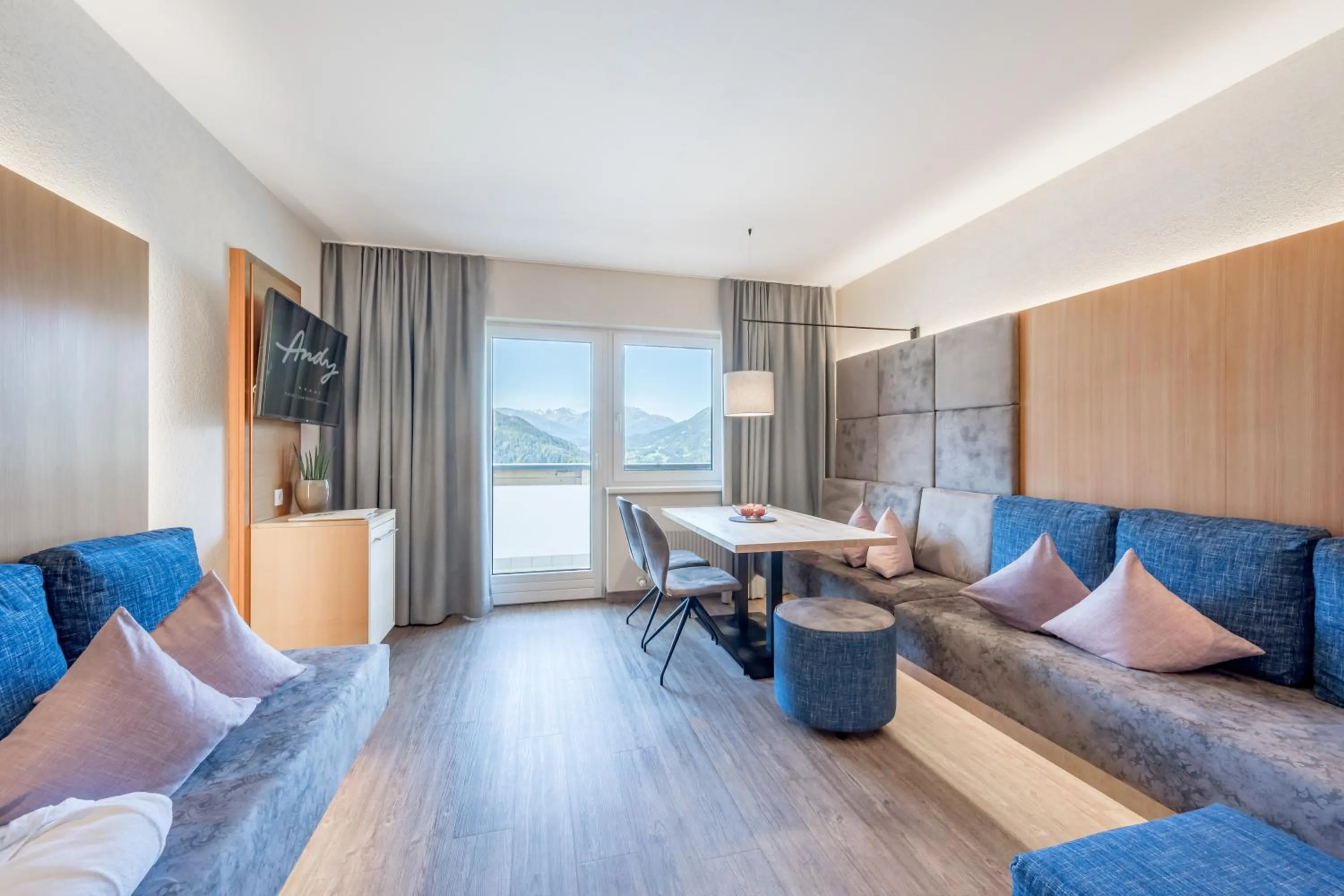 Photo of the whole room, Bed in Hotel Andy 4 Sterne Superior