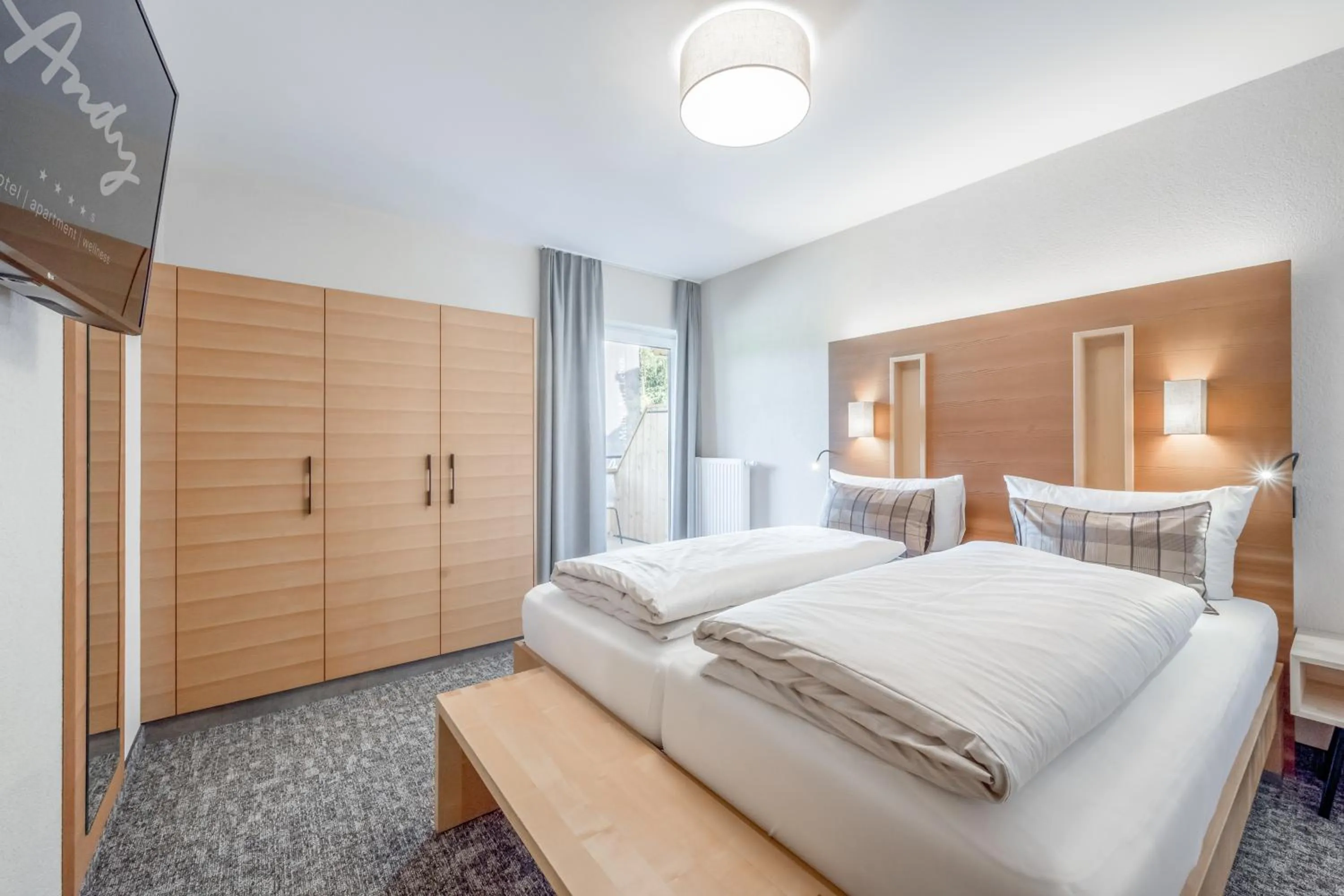 Photo of the whole room, Bed in Hotel Andy 4 Sterne Superior