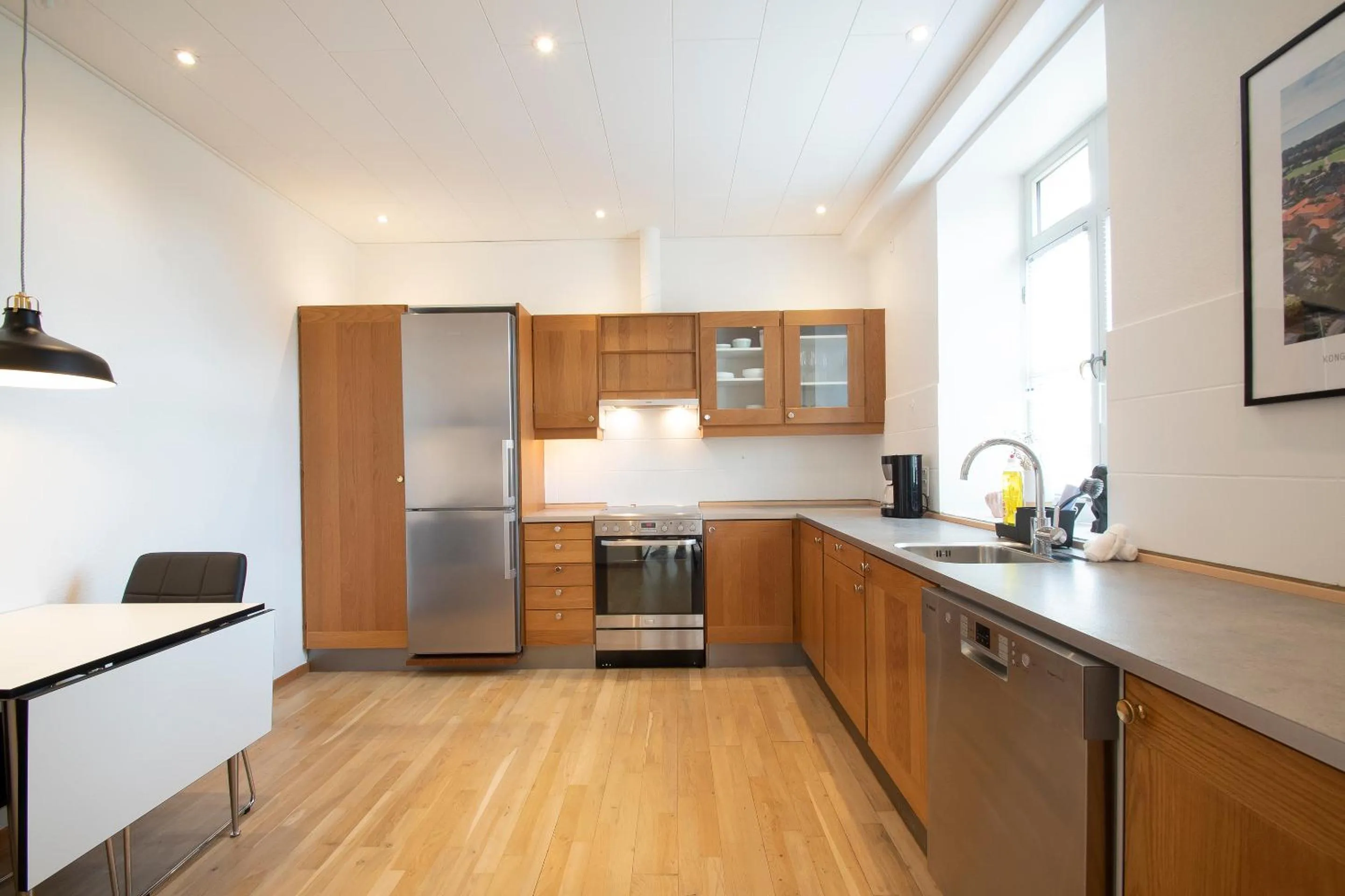Kitchen or kitchenette in Exclusive 2 Bedroom Apartment