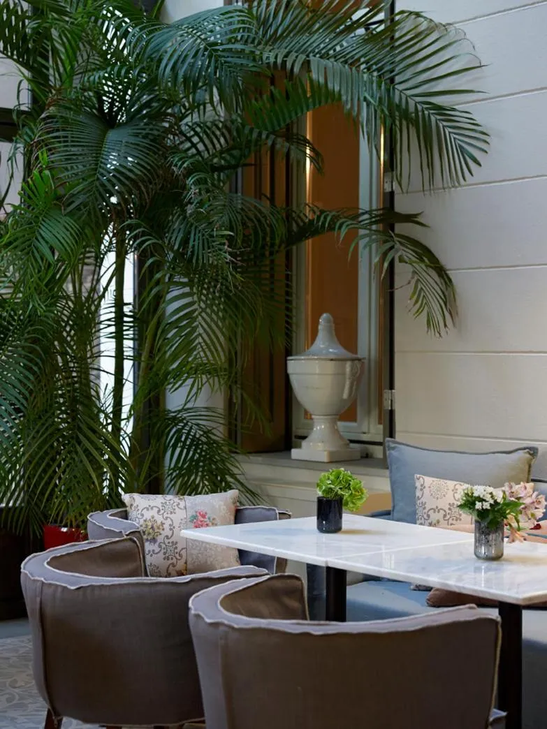 Restaurant/places to eat in Marpessa Hotel & Spa