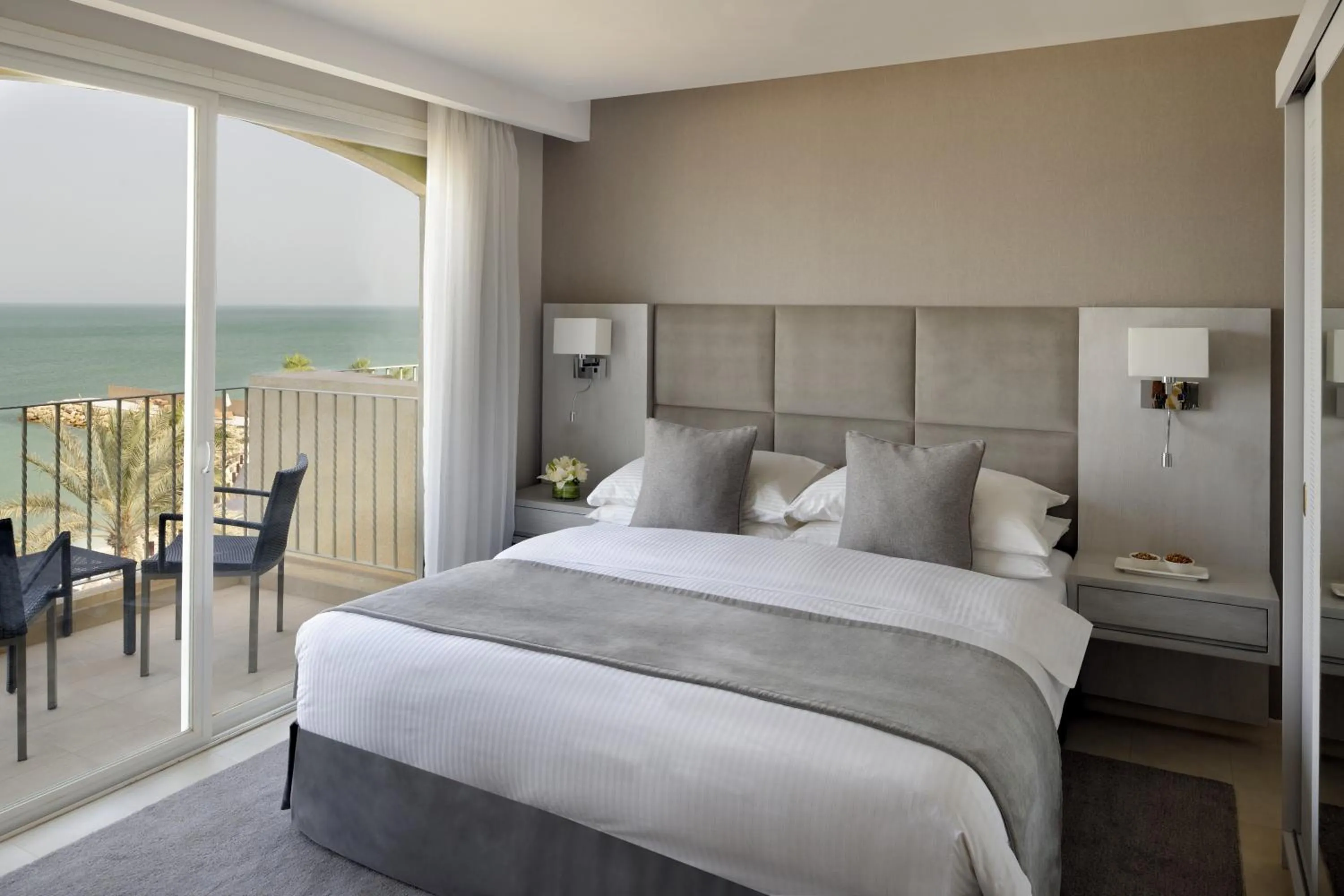 Bed in Mövenpick Hotel & Resort Al Bida'a