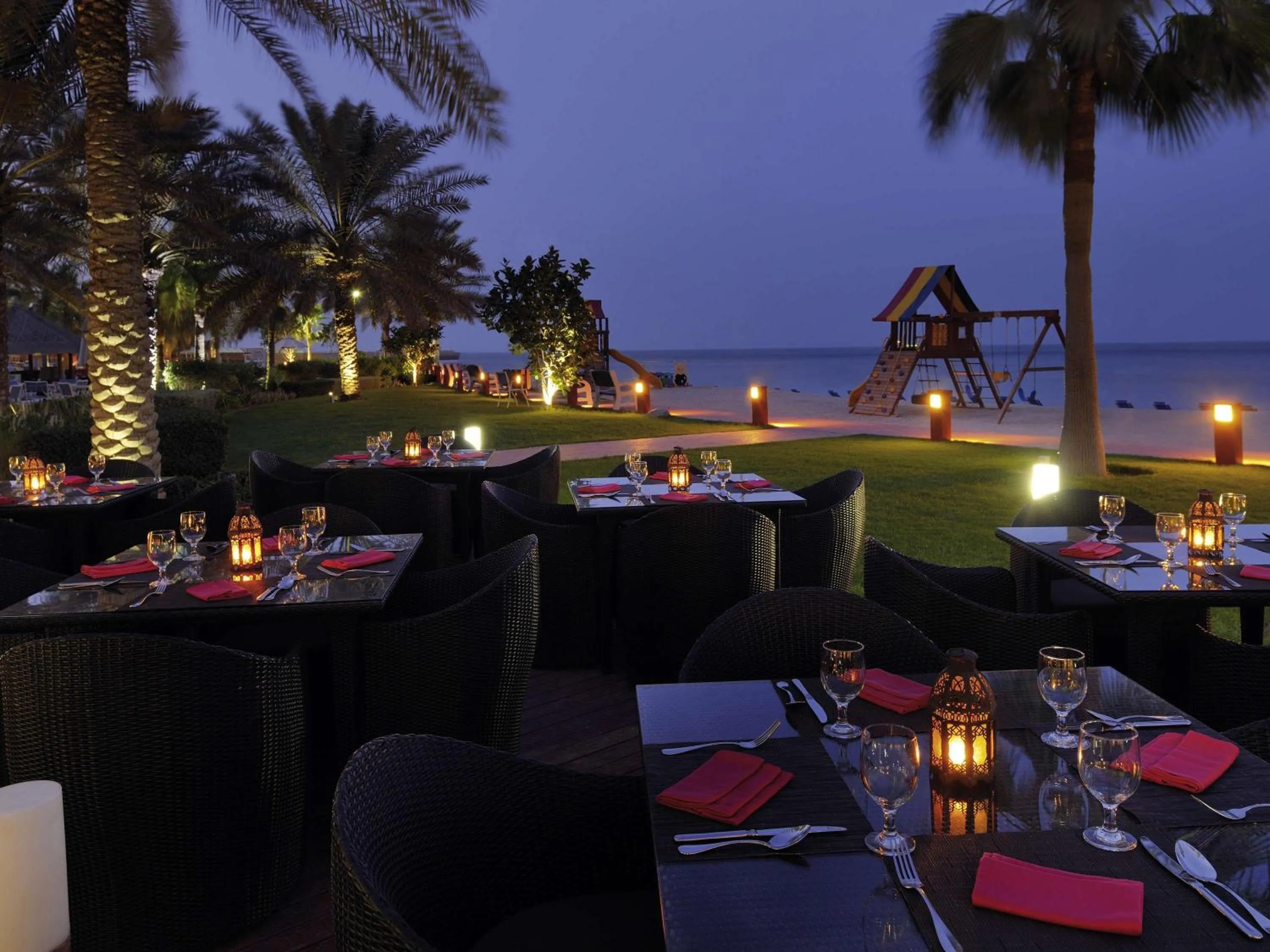 Restaurant/places to eat in Mövenpick Hotel & Resort Al Bida'a