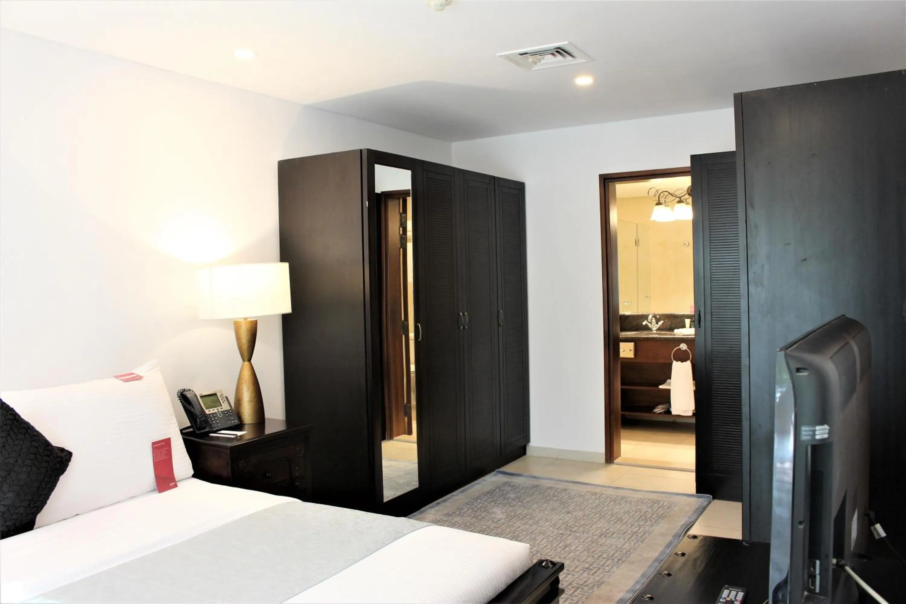 Bed in Mövenpick Hotel & Resort Al Bida'a