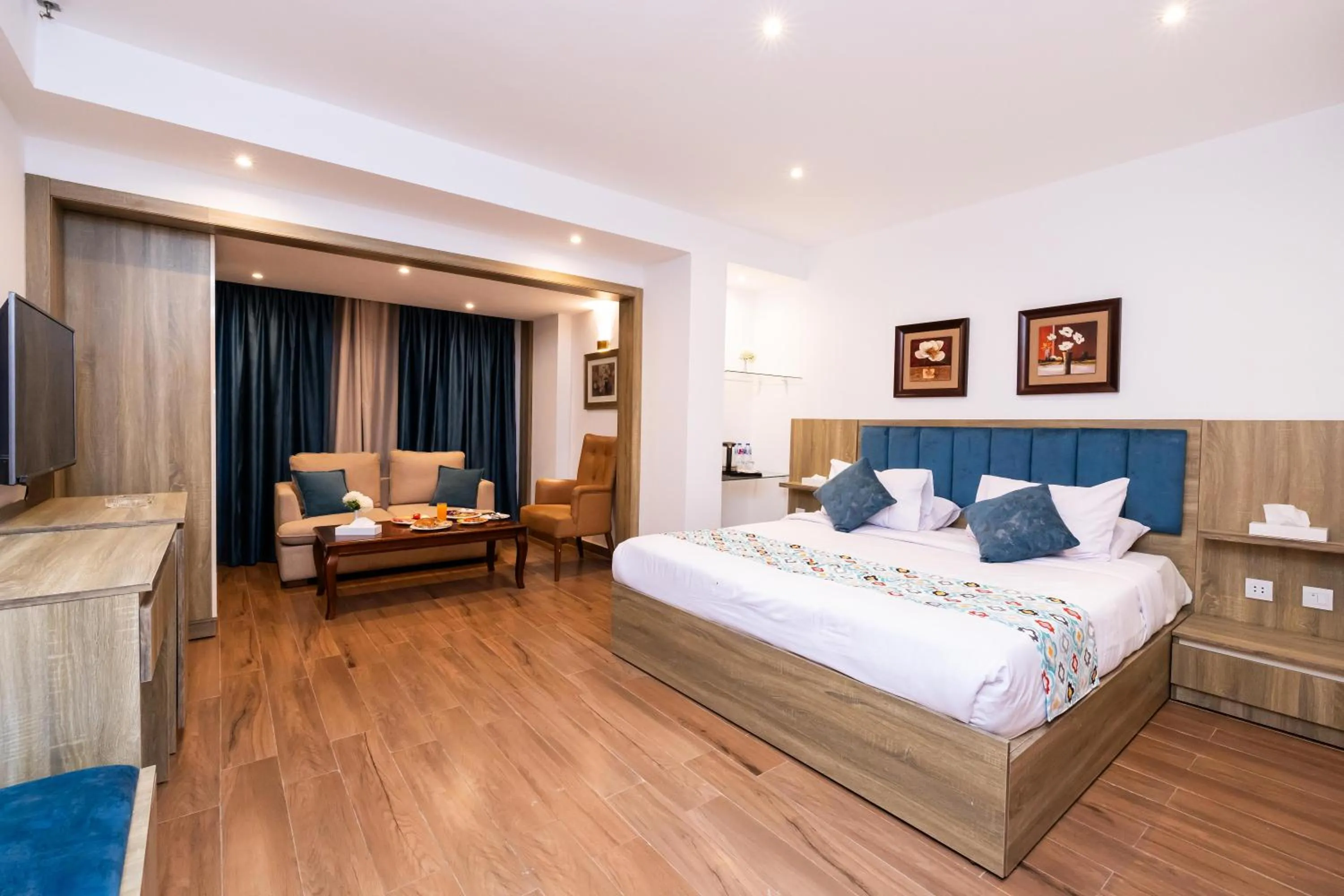 TV and multimedia, Bed in Golden Park Hotel Cairo, Heliopolis