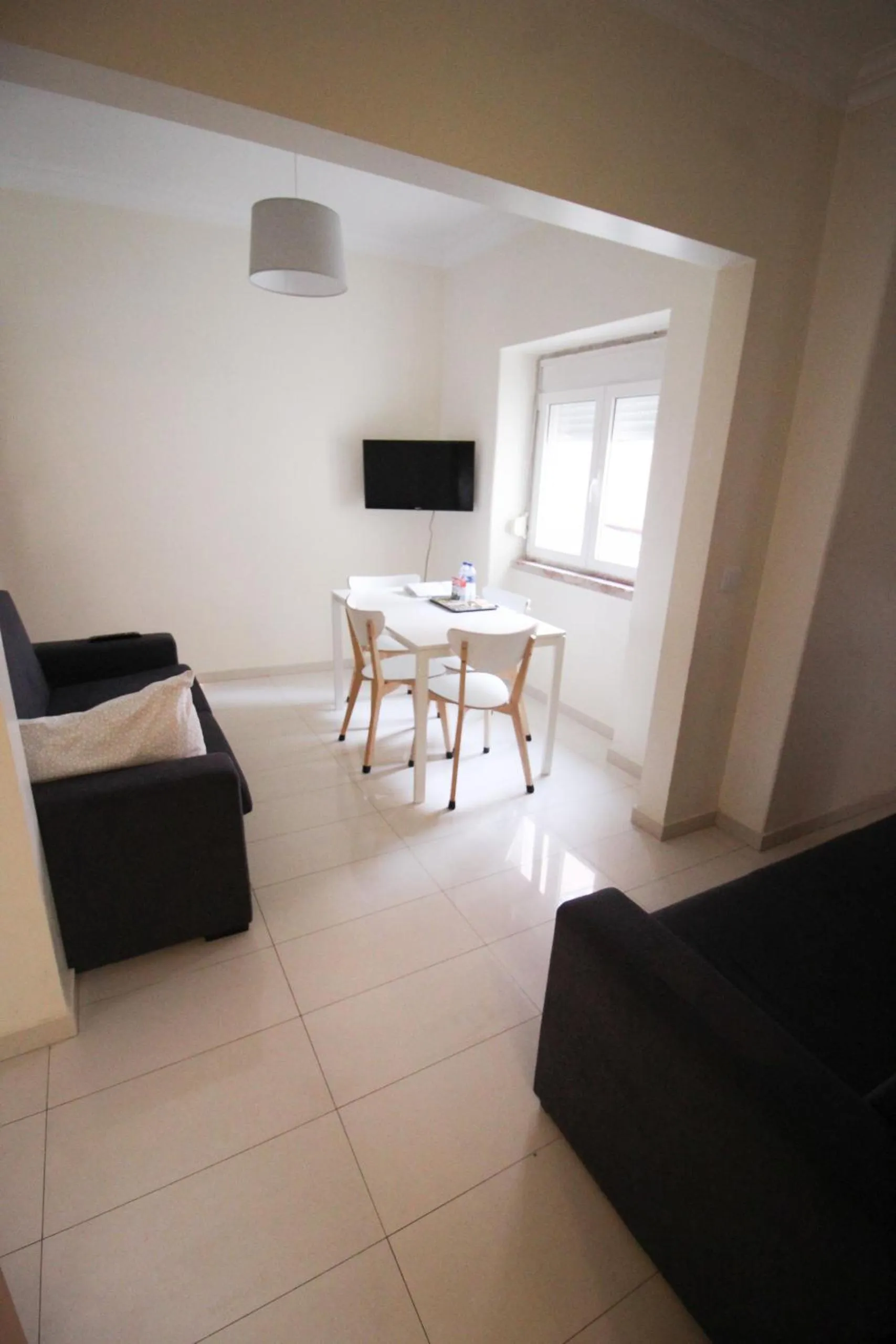 Dining area in Oriente DNA Studios V