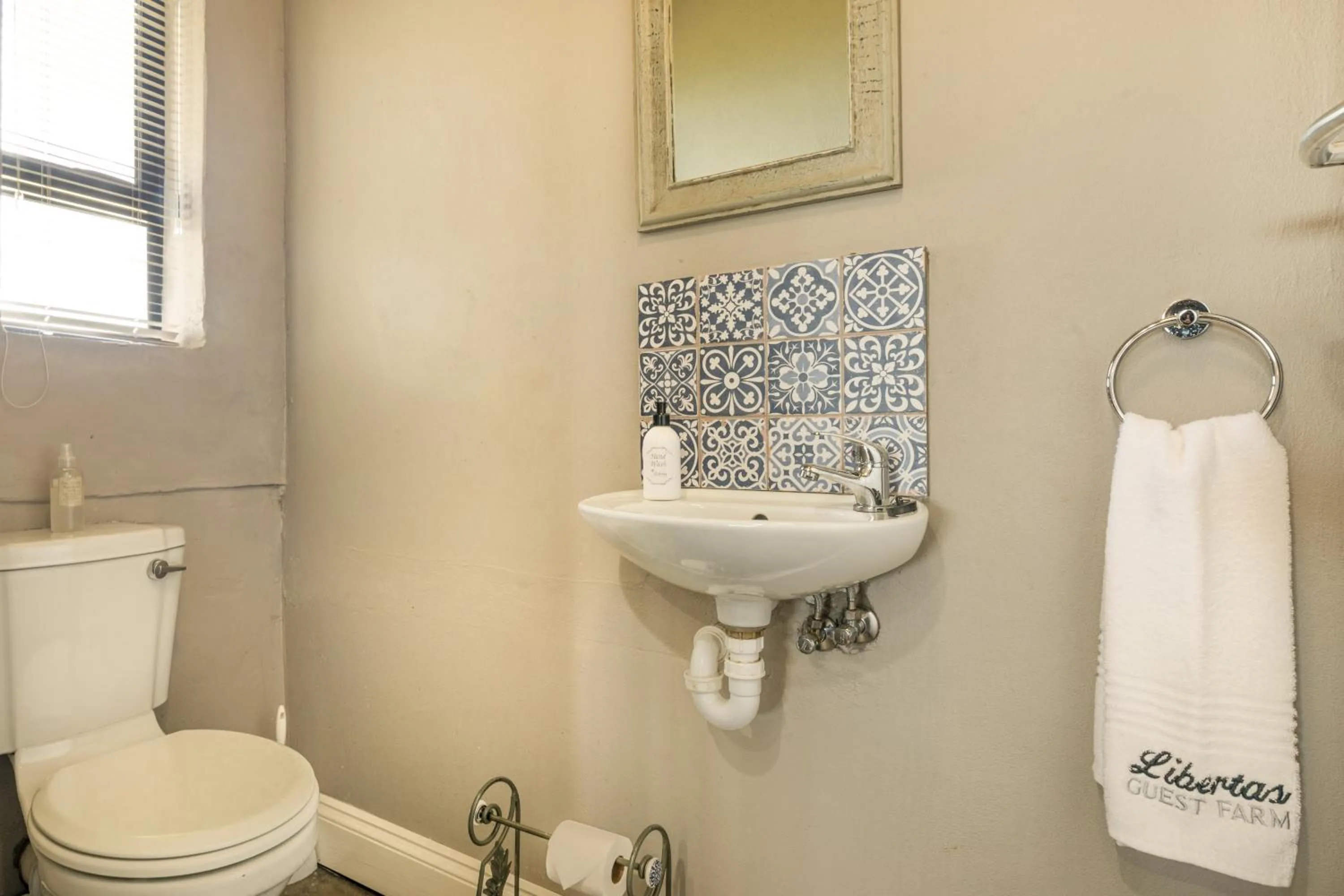 Toilet in Libertas Guest Farm