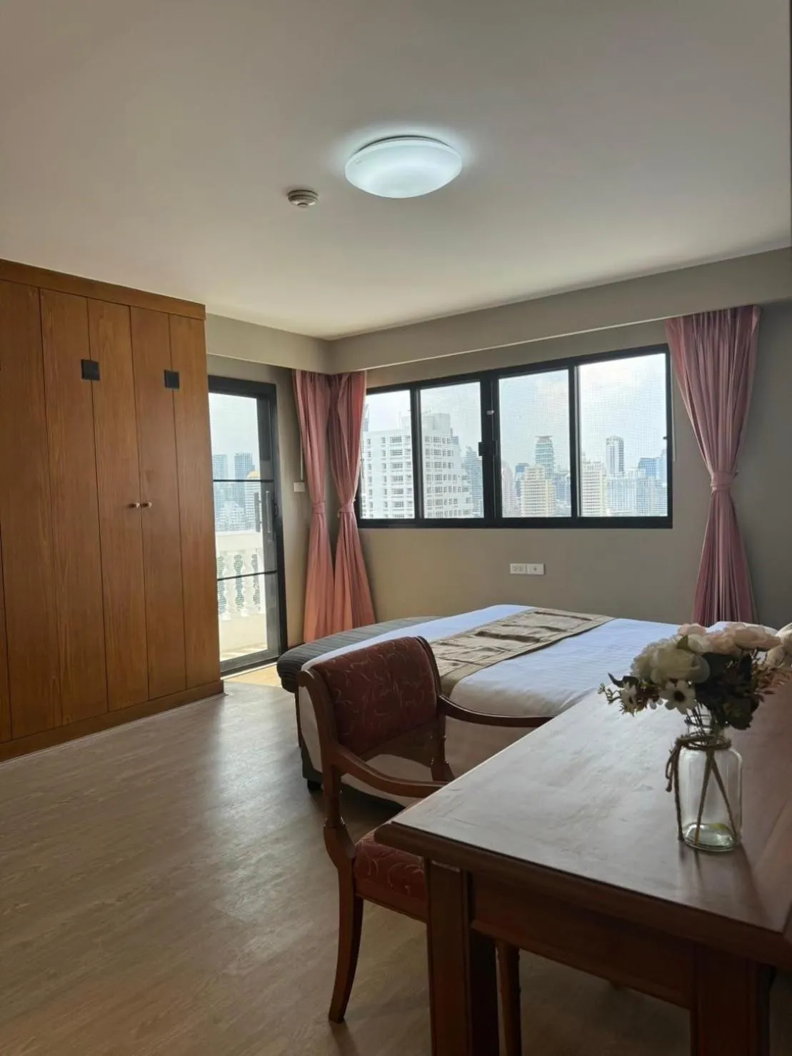 United Tower Thonglor by Aspira