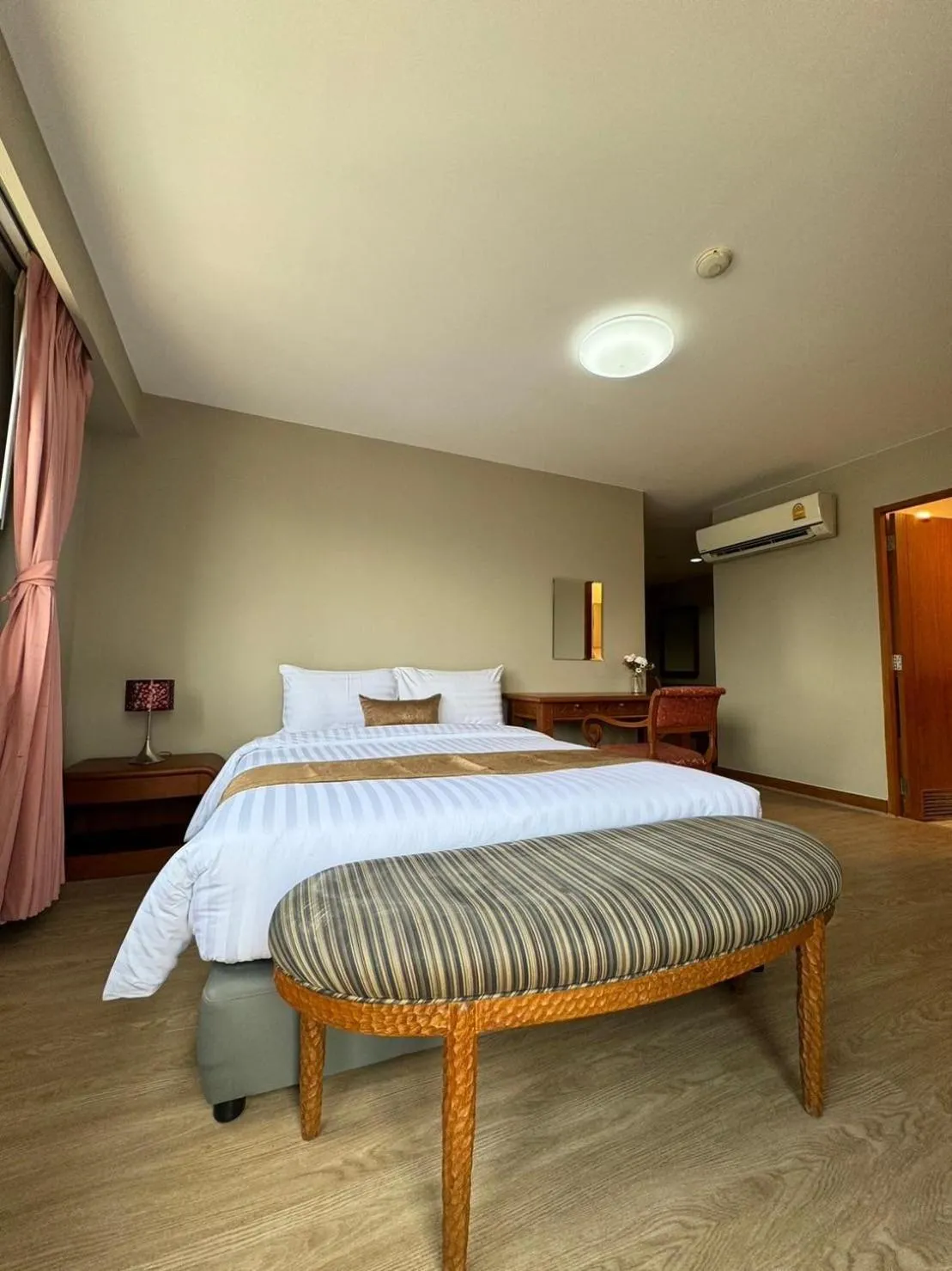 Bed in United Tower Thonglor by Aspira