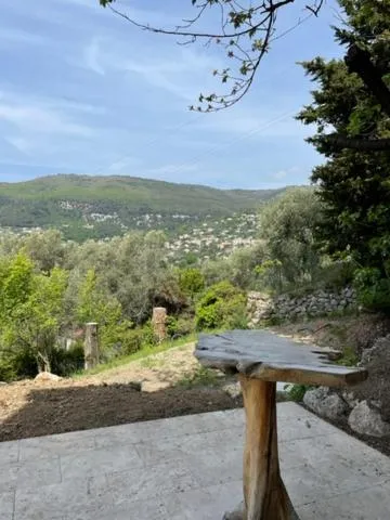 Patio in Le Clos des Senteurs de Chateauneuf de Grasse