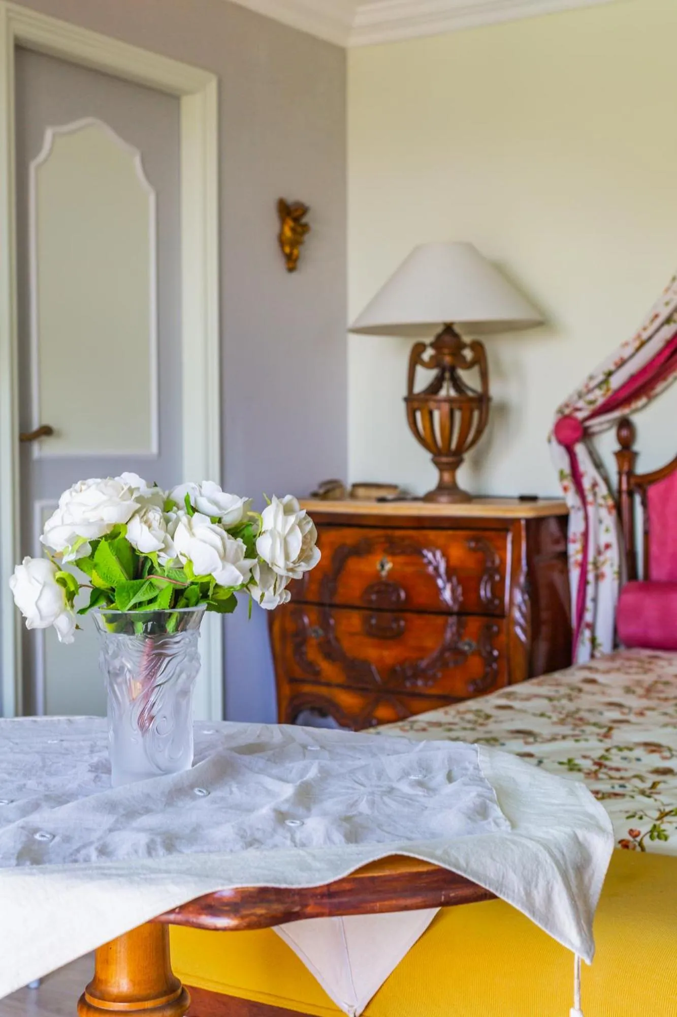 Bed in Le Clos des Senteurs de Chateauneuf de Grasse