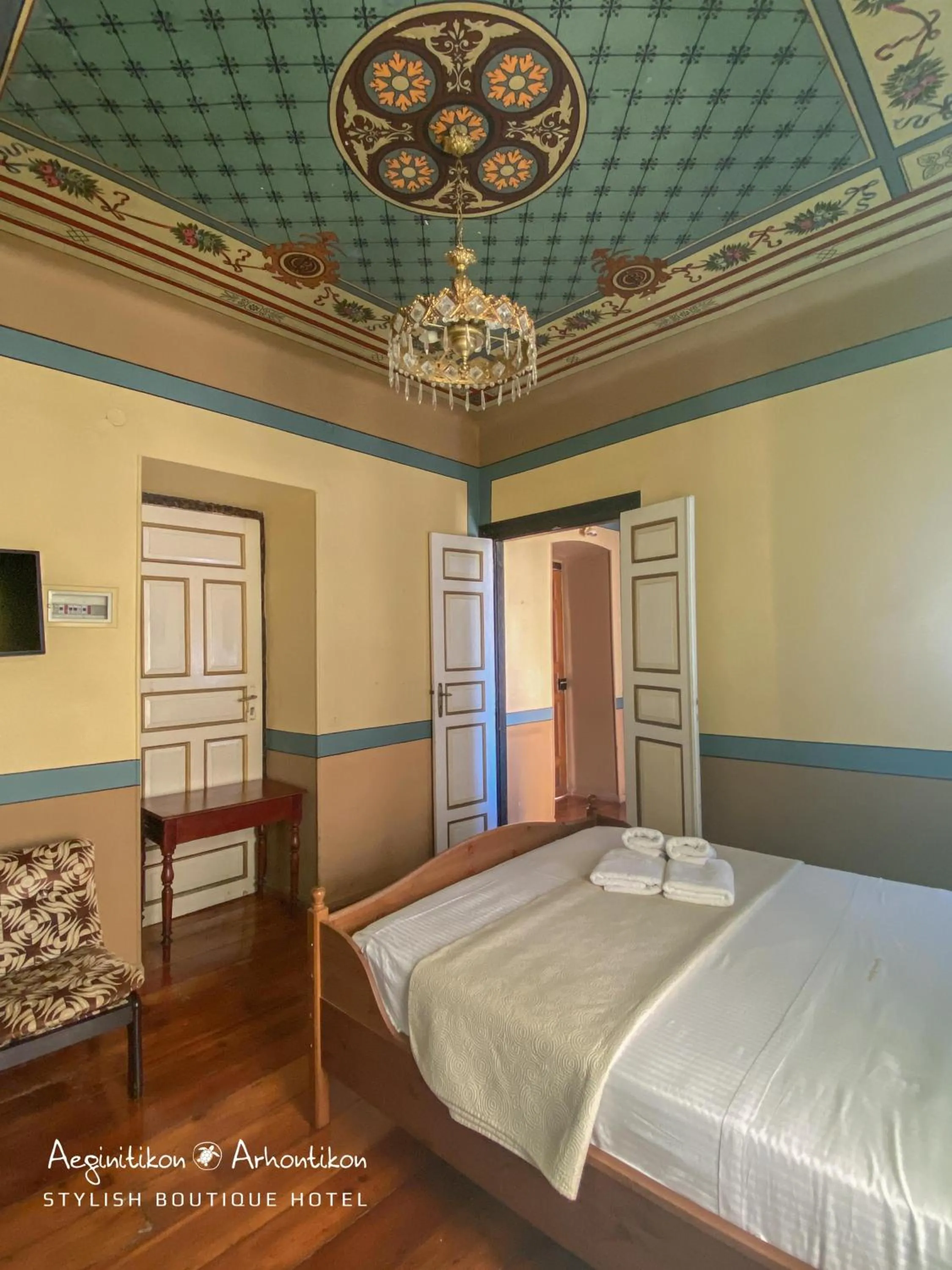 Bed in Aeginitikon Arhontikon Stylish Boutique Hotel