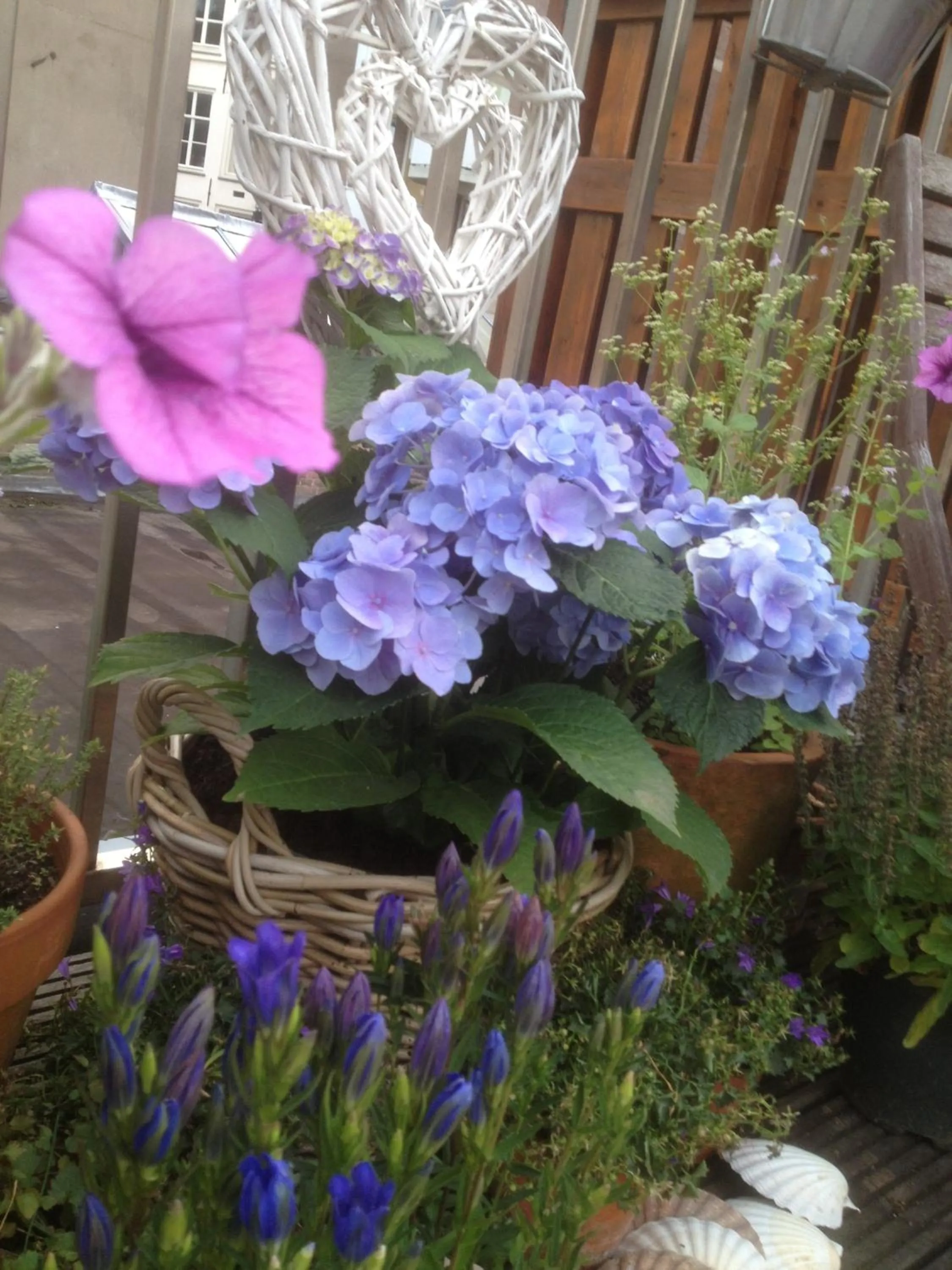 Decorative detail in Prince On The Roof
