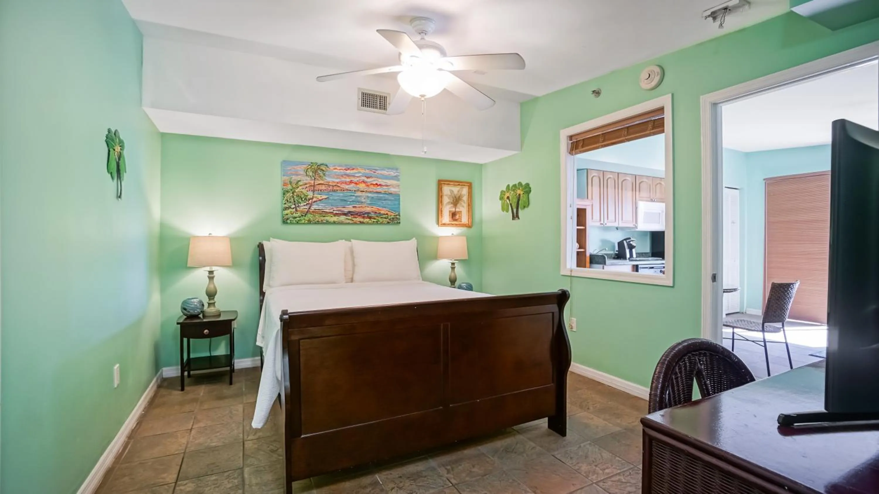 Bedroom, Bed in Glunz Ocean Beach Hotel and Resort